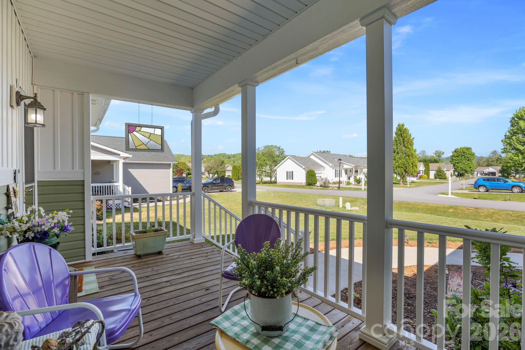 Single Family Residence at 143 Beechnut Drive, Hendersonville, photo 5 of 43