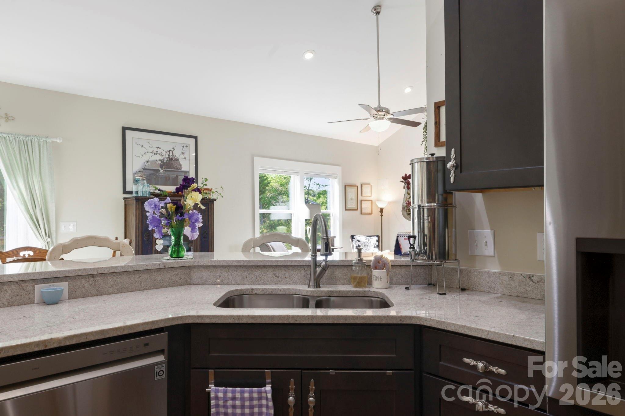Single Family Residence at 143 Beechnut Drive, Hendersonville, photo 13 of 43