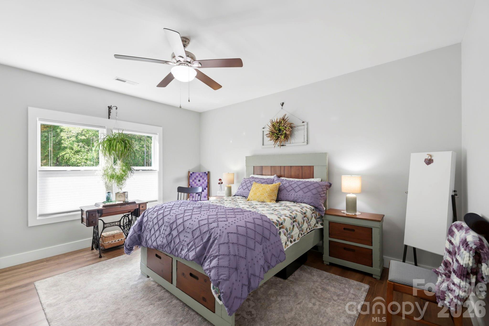 Single Family Residence at 143 Beechnut Drive, Hendersonville, photo 16 of 43
