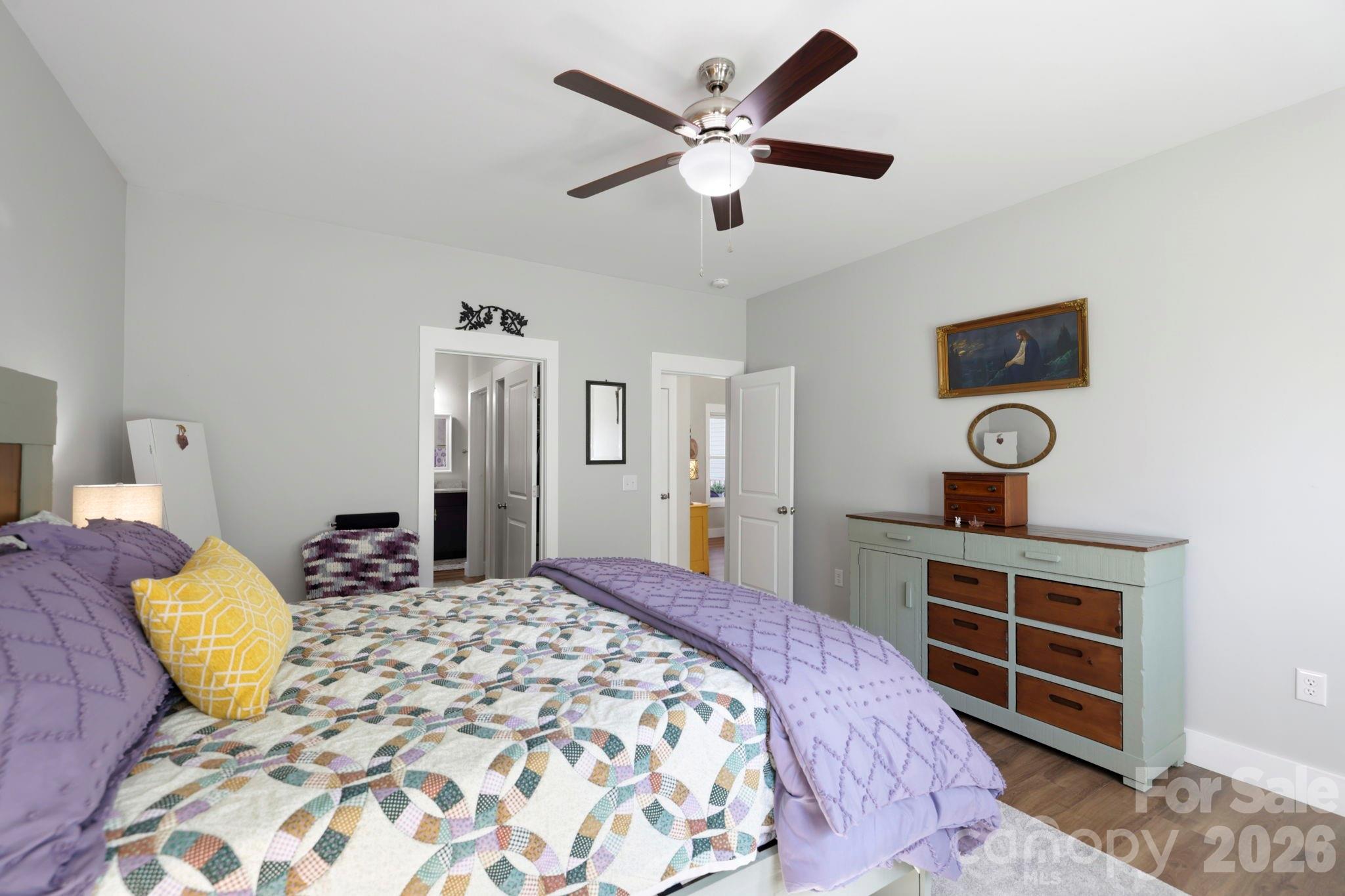 Single Family Residence at 143 Beechnut Drive, Hendersonville, photo 17 of 43