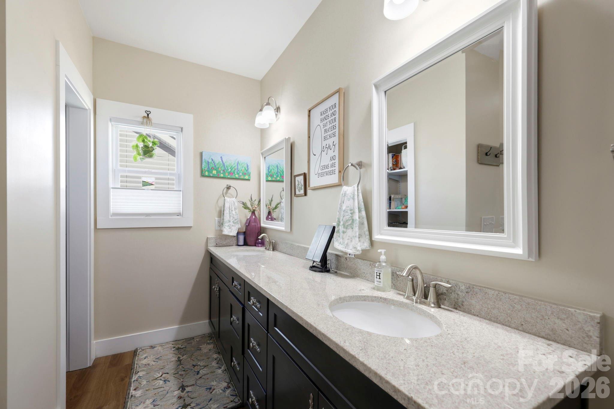 Single Family Residence at 143 Beechnut Drive, Hendersonville, photo 18 of 43