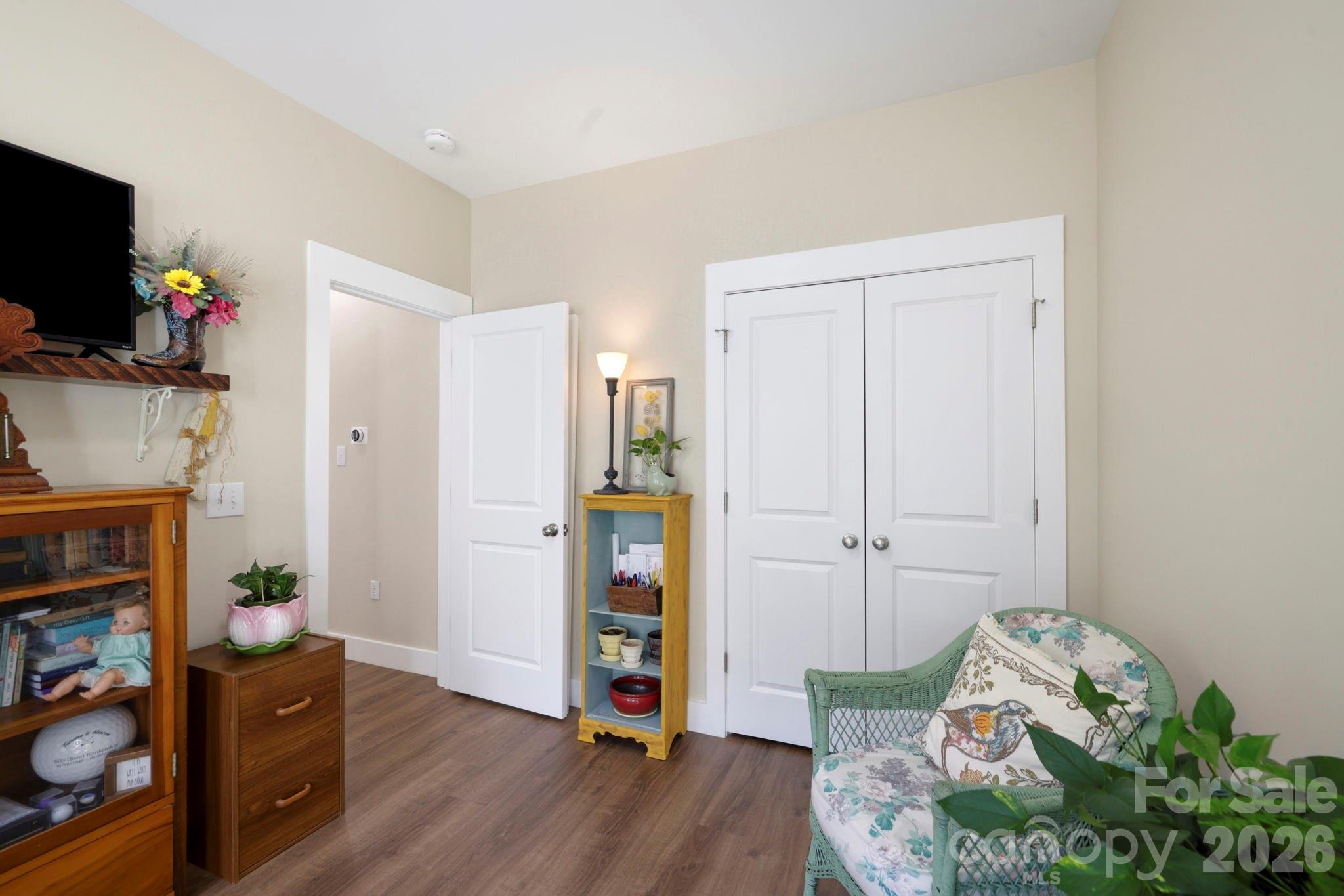 Single Family Residence at 143 Beechnut Drive, Hendersonville, photo 24 of 43