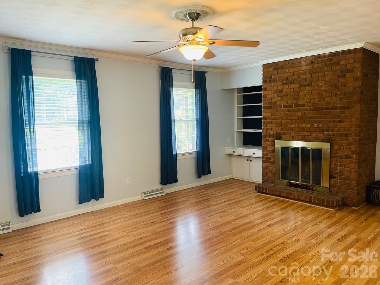 Den - 348 Random Drive, New London