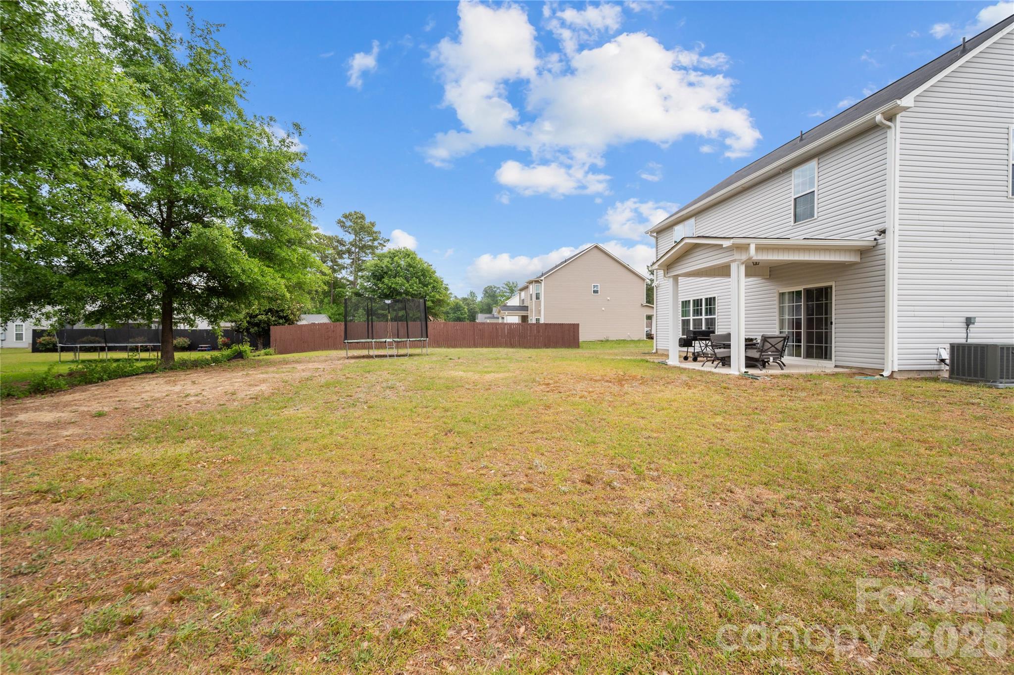 Single Family Residence at 1116 Mayfern Drive, Hope Mills, photo 4 of 31