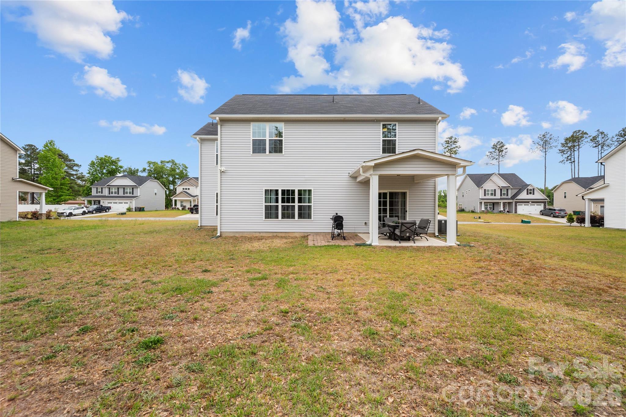 Single Family Residence at 1116 Mayfern Drive, Hope Mills, photo 5 of 31
