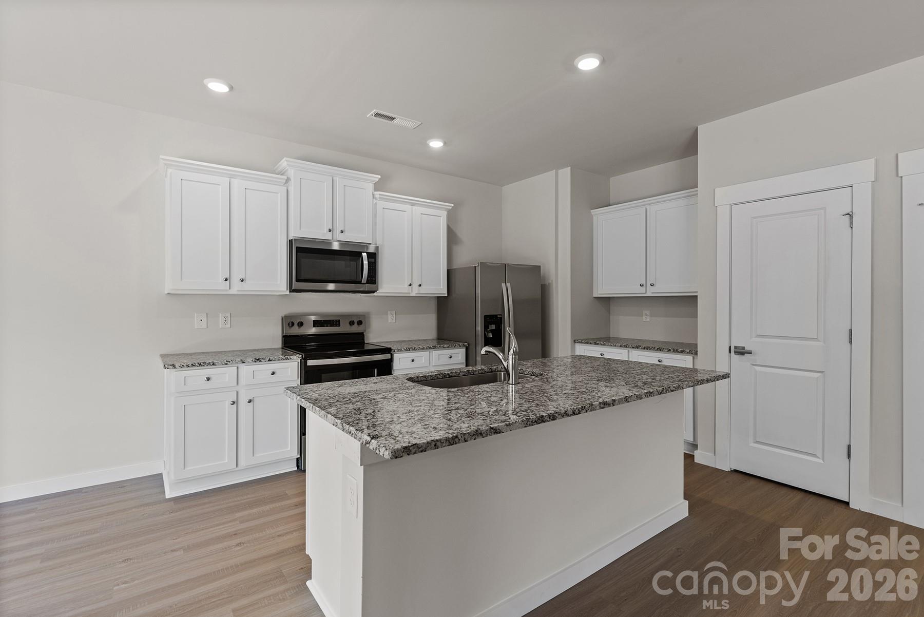 Single Family Residence at 3435 Robindale Drive, Winston Salem, photo 4 of 17