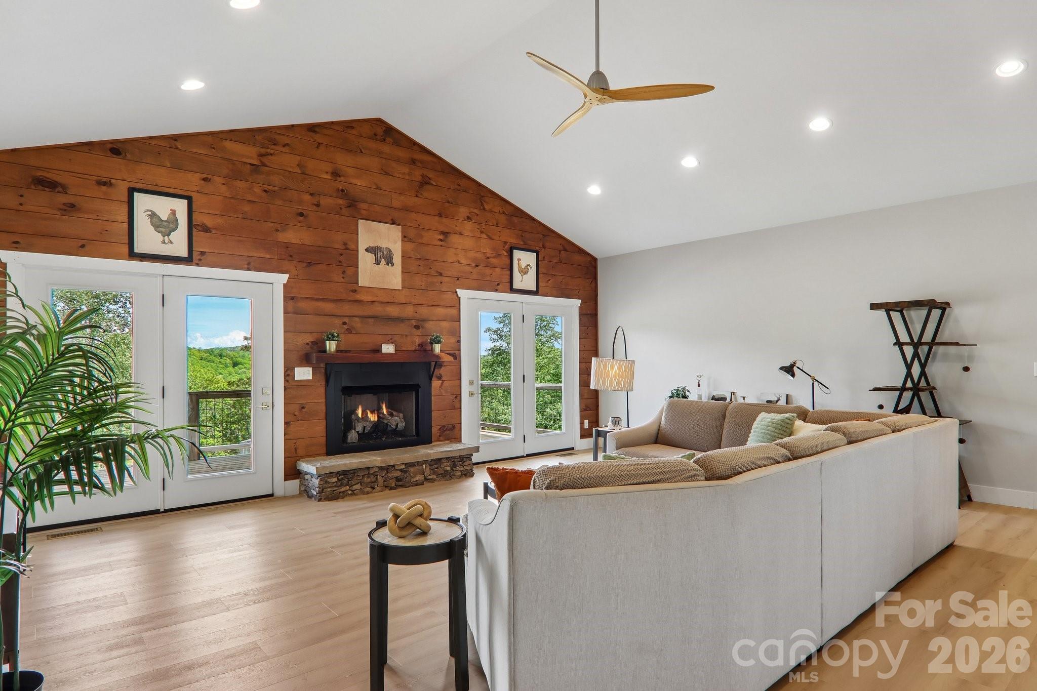 Single Family Residence at 68 Simply Grateful Drive, Hendersonville, photo 5 of 30