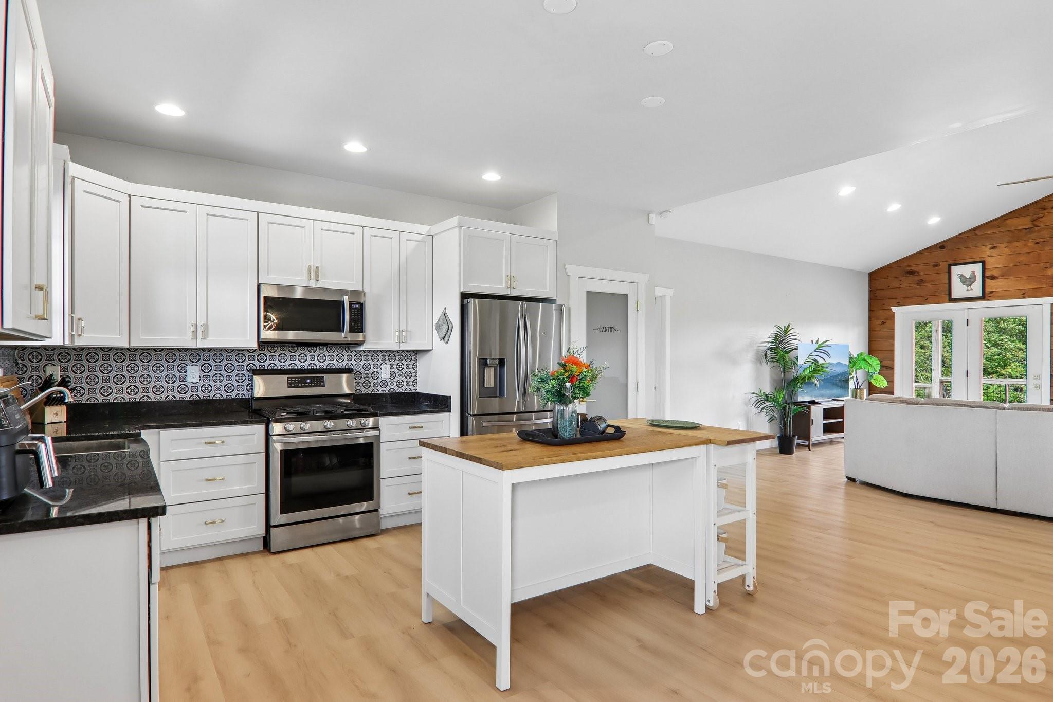 Single Family Residence at 68 Simply Grateful Drive, Hendersonville, photo 11 of 30