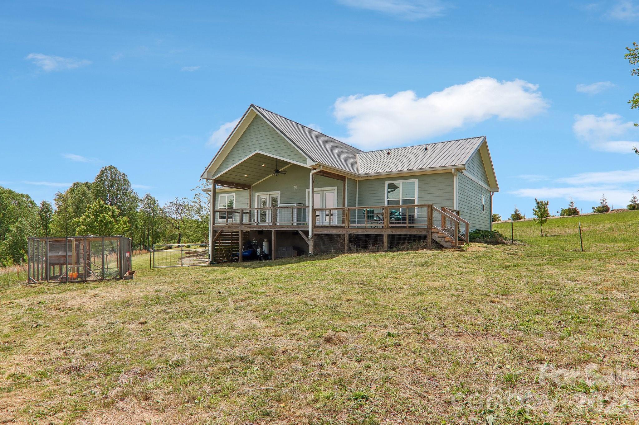Single Family Residence at 68 Simply Grateful Drive, Hendersonville, photo 26 of 30