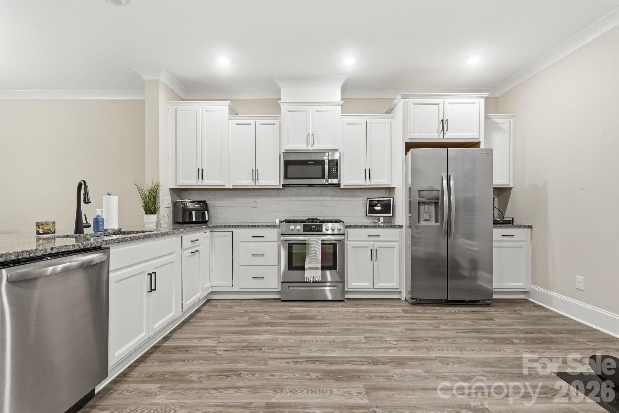 Stainless Appliances - 729 Veloway Drive, Rock Hill