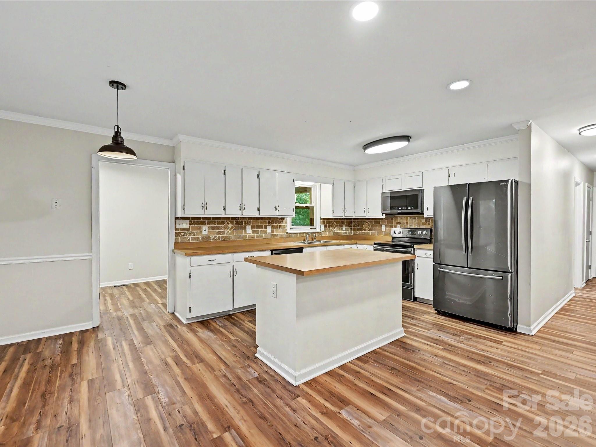 Single Family Residence at 1123 S Forest Hills School Road, Marshville, photo 8 of 41