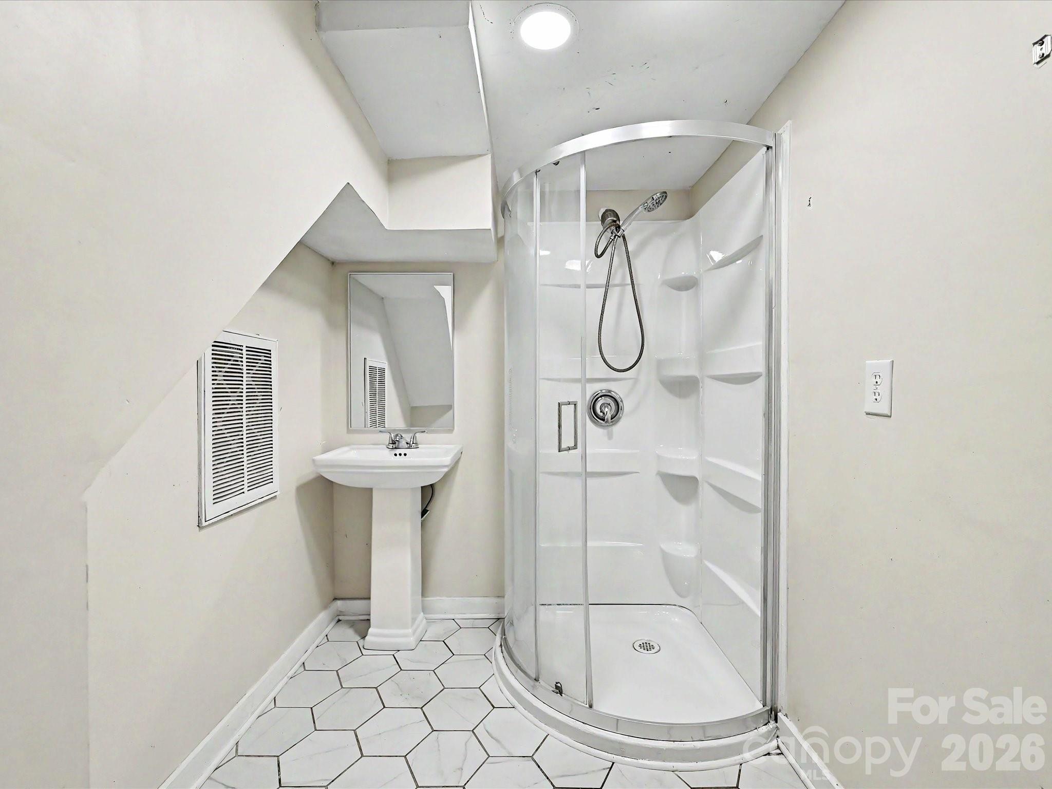 Basement Bathroom - 1123 S Forest Hills School Road, Marshville
