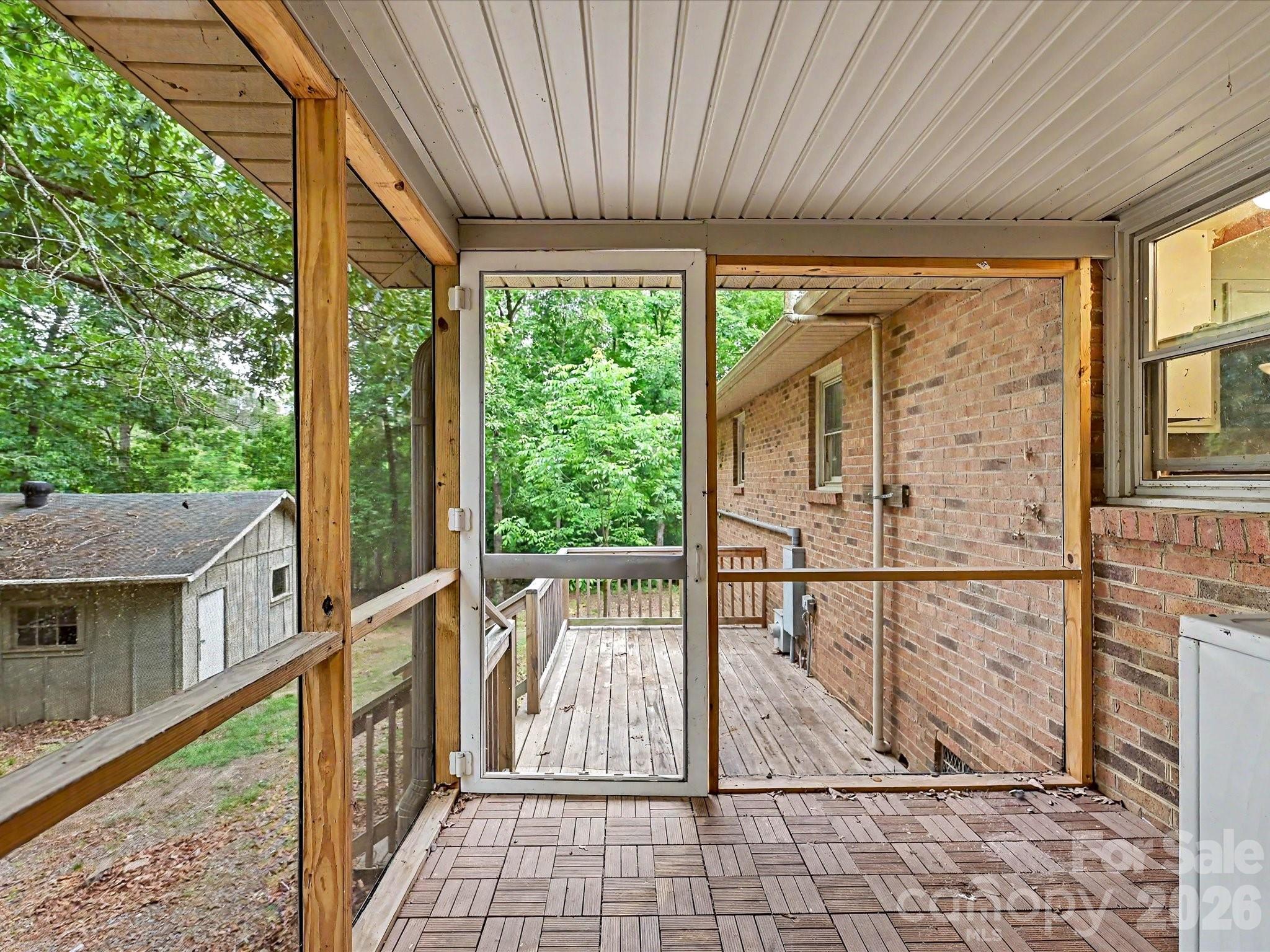 Screened in porch - 1123 S Forest Hills School Road, Marshville