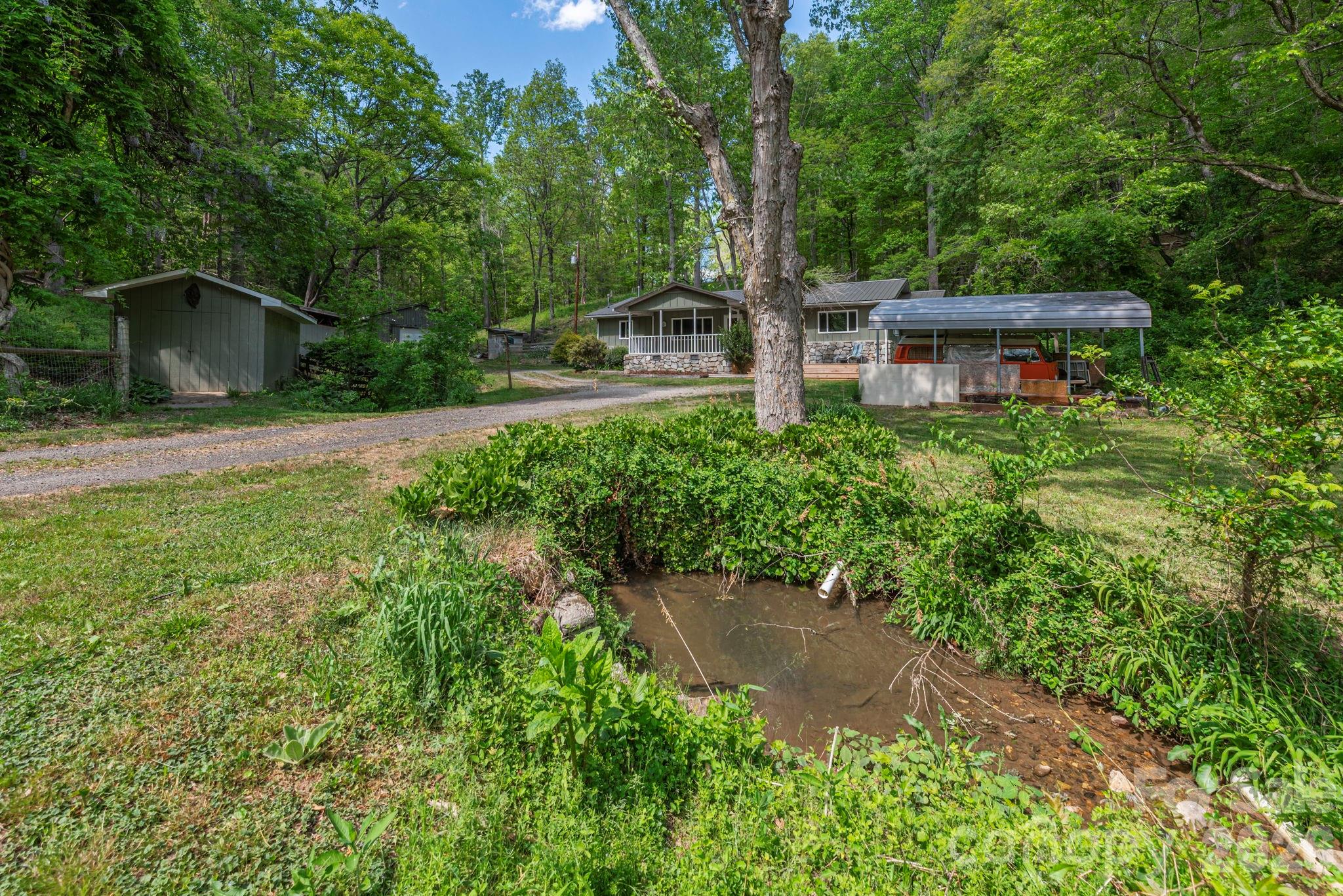 Single Family Residence at 155 Old Starnes Cove Road, Asheville, photo 4 of 39