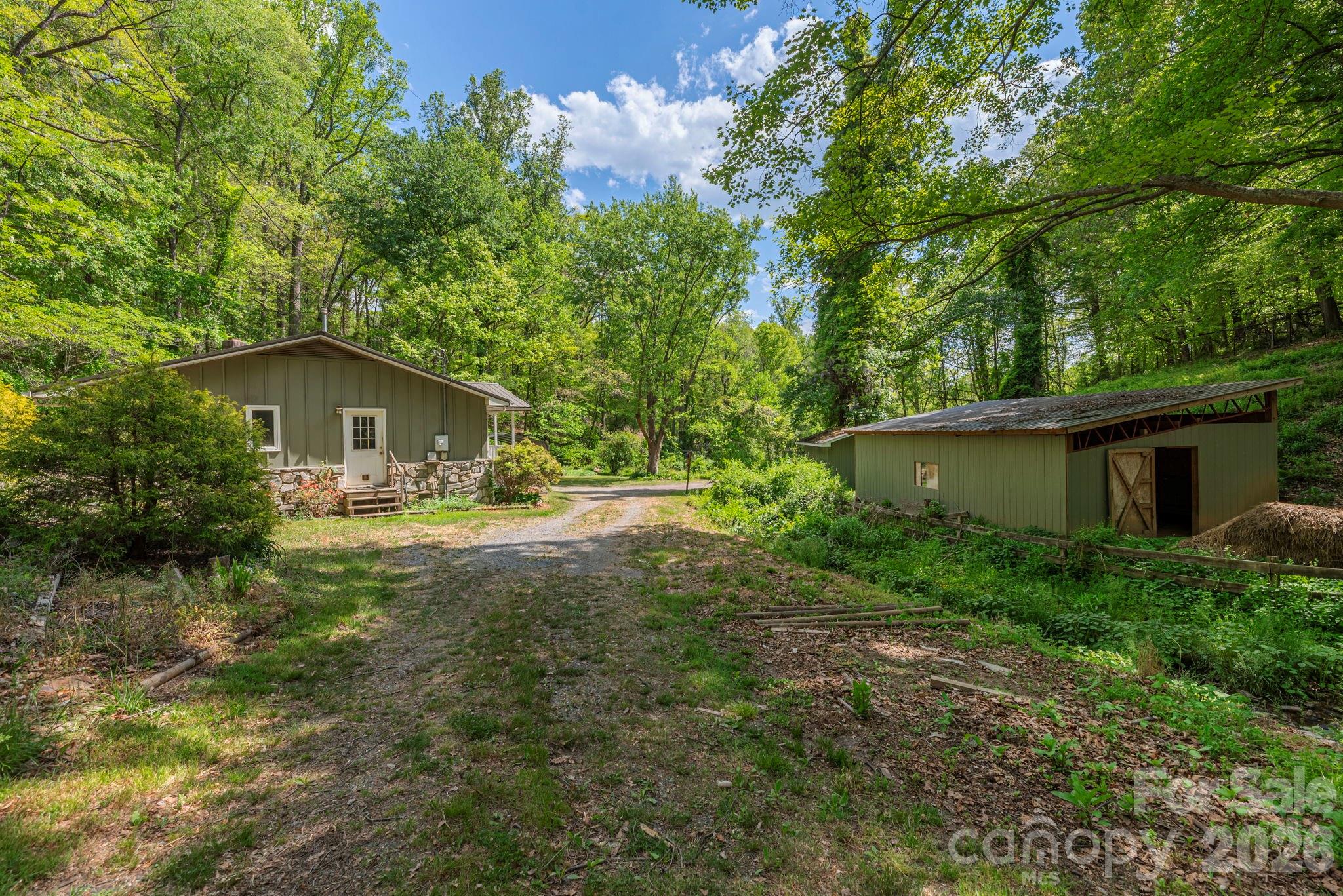 Single Family Residence at 155 Old Starnes Cove Road, Asheville, photo 8 of 39