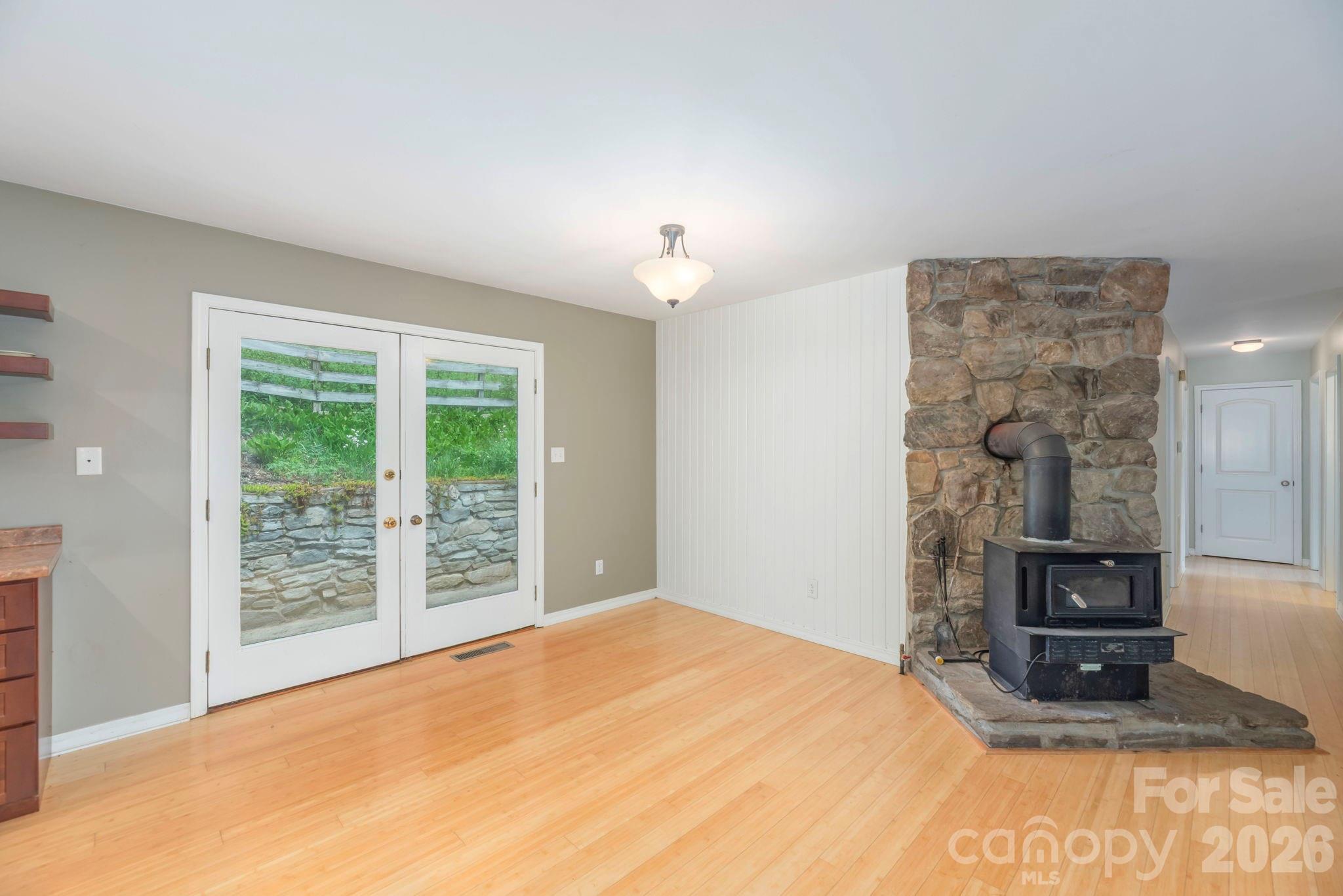 Single Family Residence at 155 Old Starnes Cove Road, Asheville, photo 16 of 39