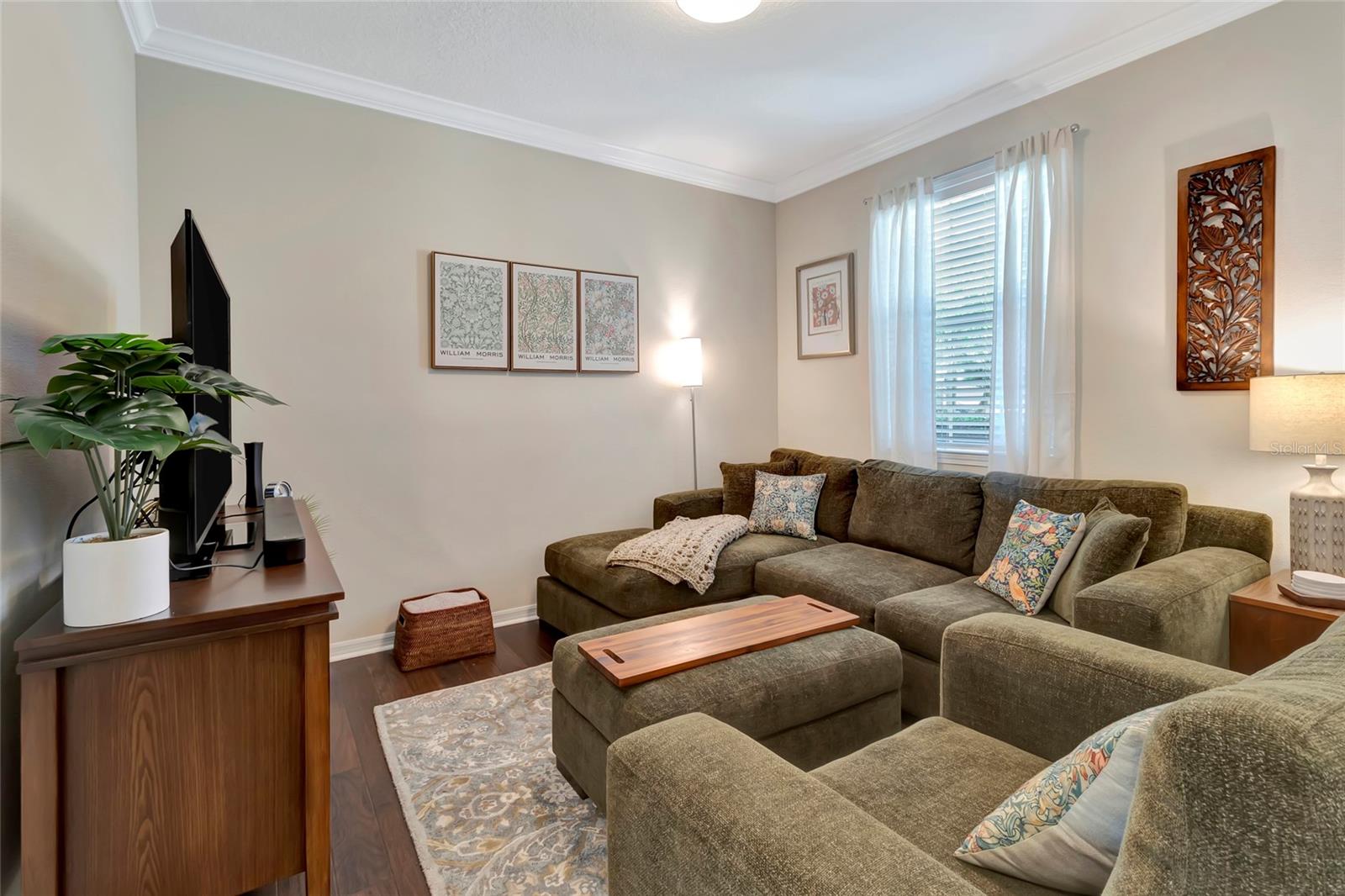 Living room with Crown Milding - 1207 ALSTON BAY BLVD, APOPKA