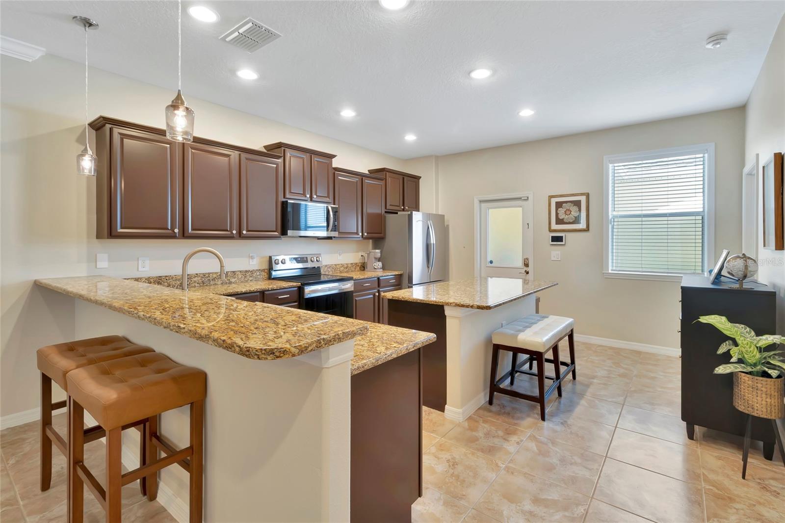 Kitchen with Breakfast Bar - 1207 ALSTON BAY BLVD, APOPKA