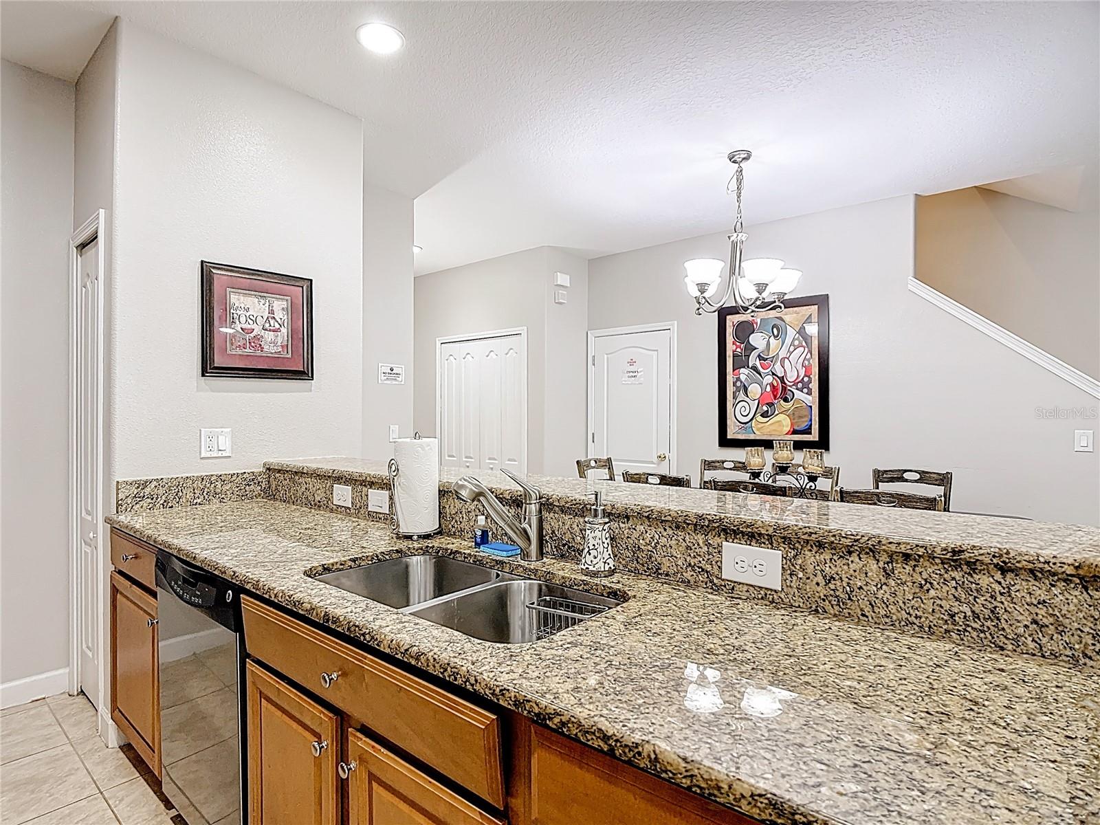Townhouse at 8951 CALIFORNIA PALM RD, KISSIMMEE, photo 4 of 26
