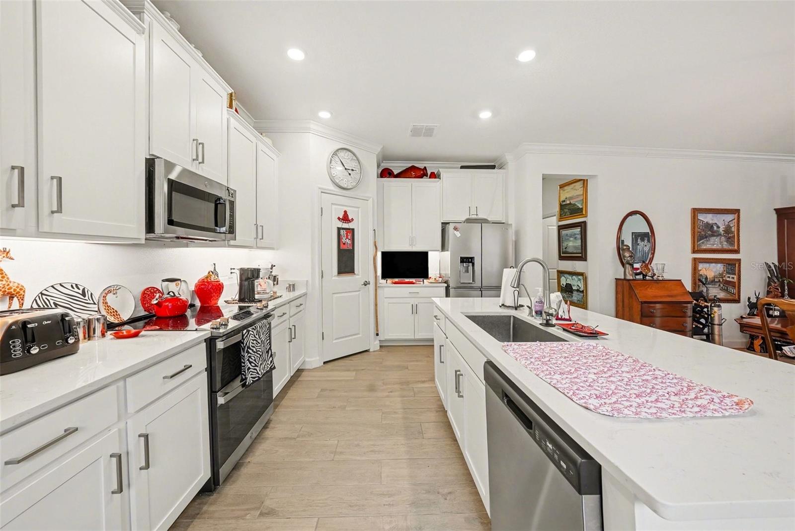 Kitchen - 10395 BANYAN BREEZE BLVD, LAND O LAKES