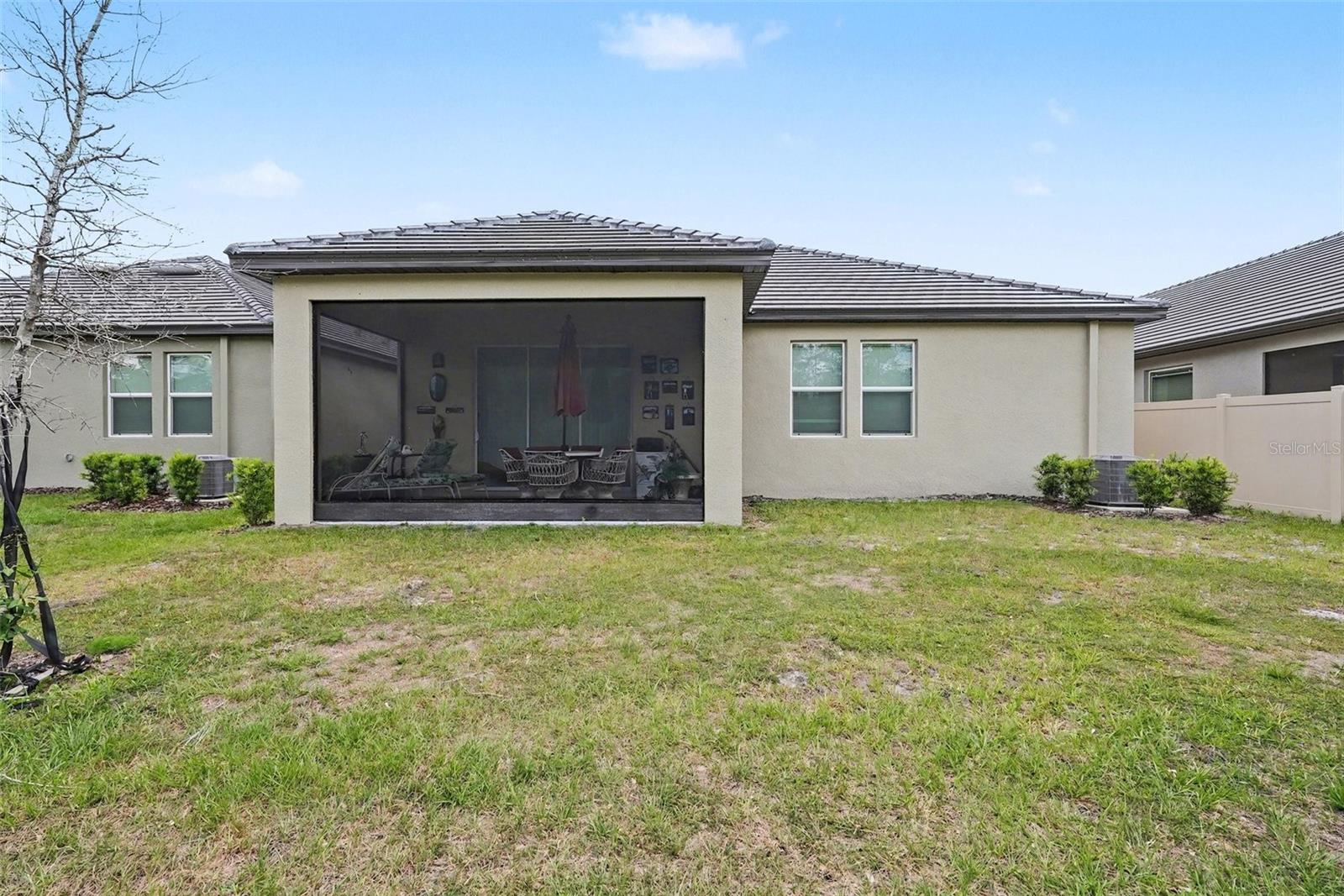 Back of Home - 10395 BANYAN BREEZE BLVD, LAND O LAKES