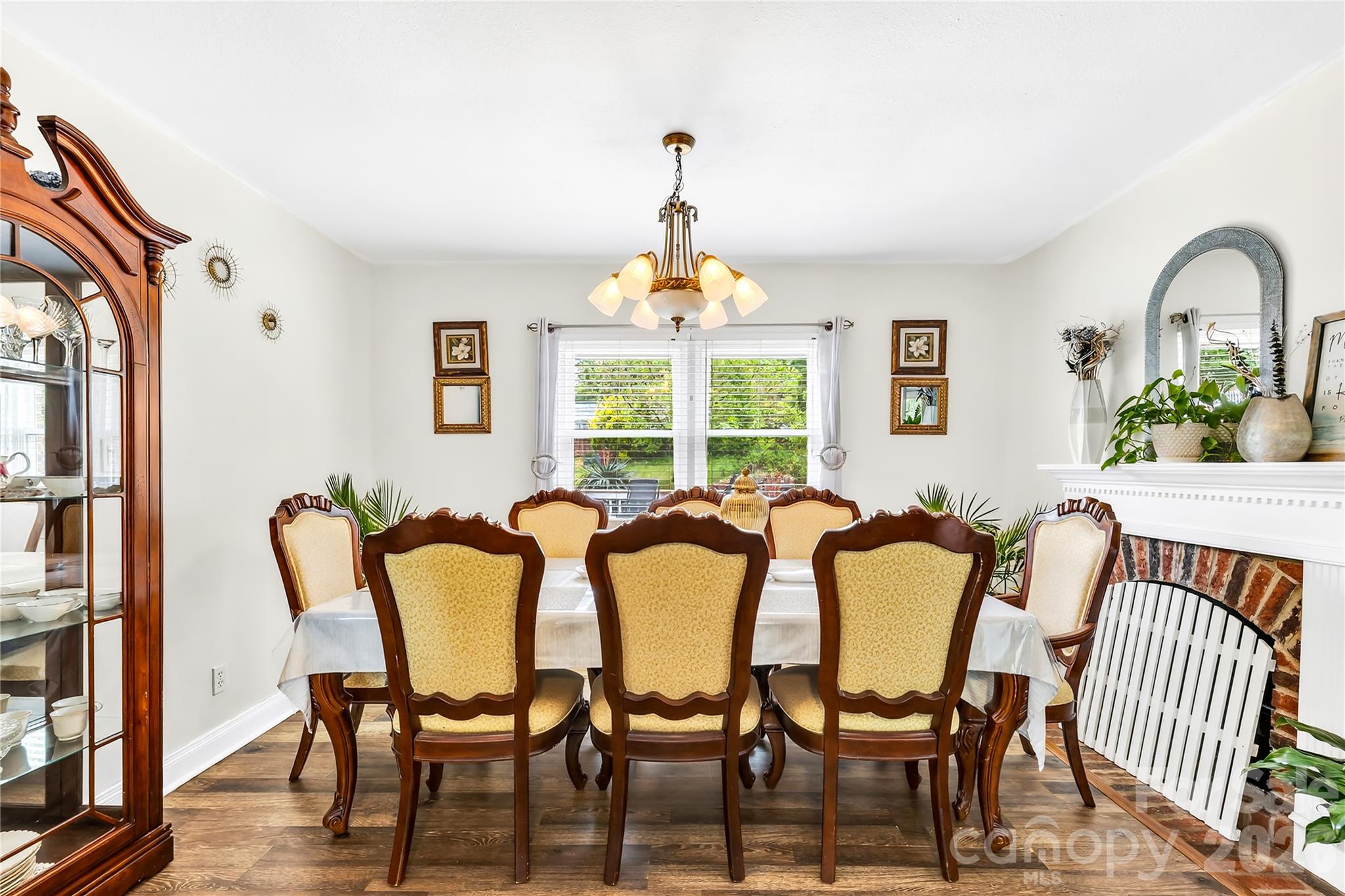 Dining room - 145 Driftwood Drive, Mooresville