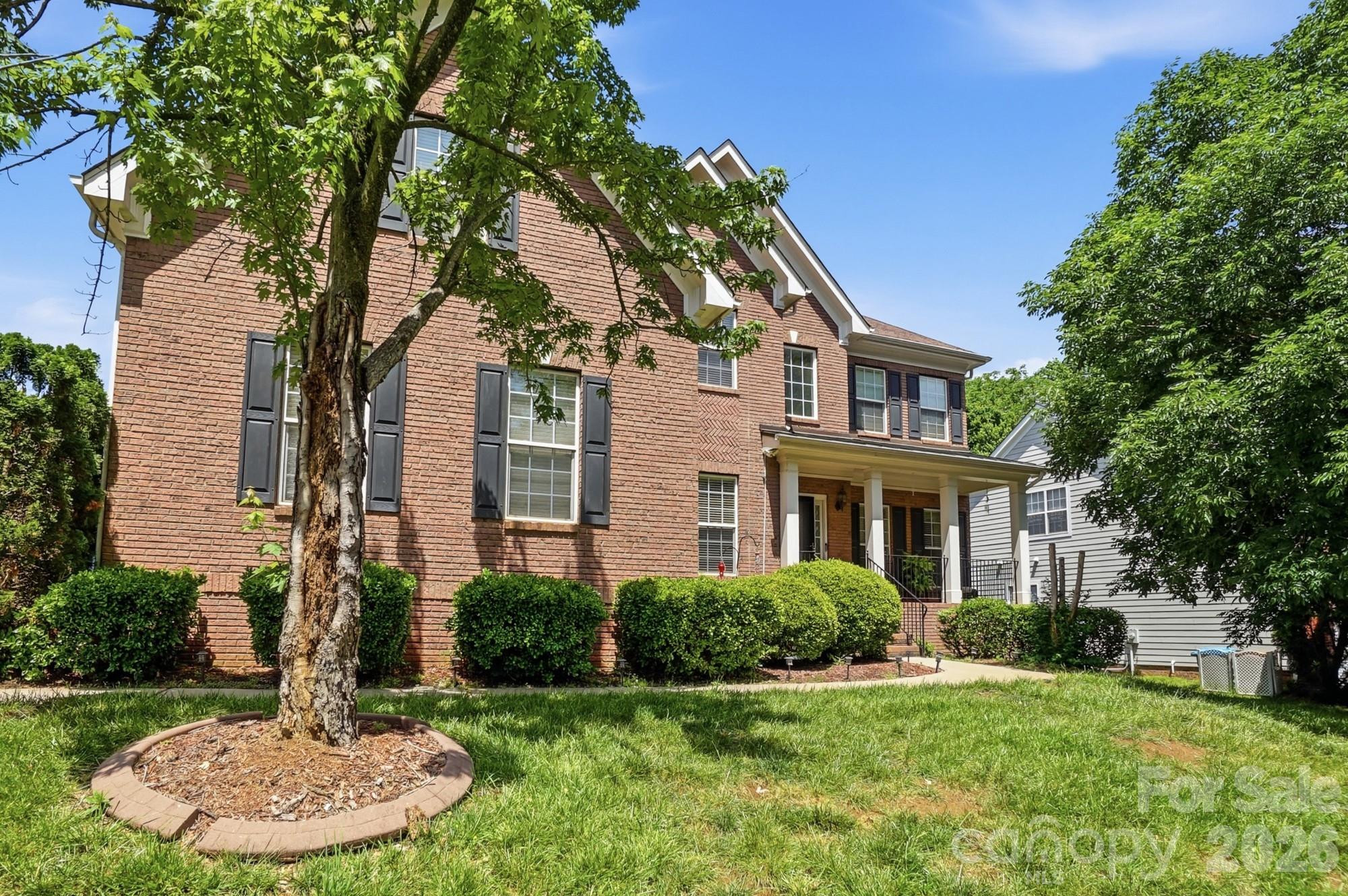 Single Family Residence at 8108 Morehouse Drive, Waxhaw, photo 2 of 36