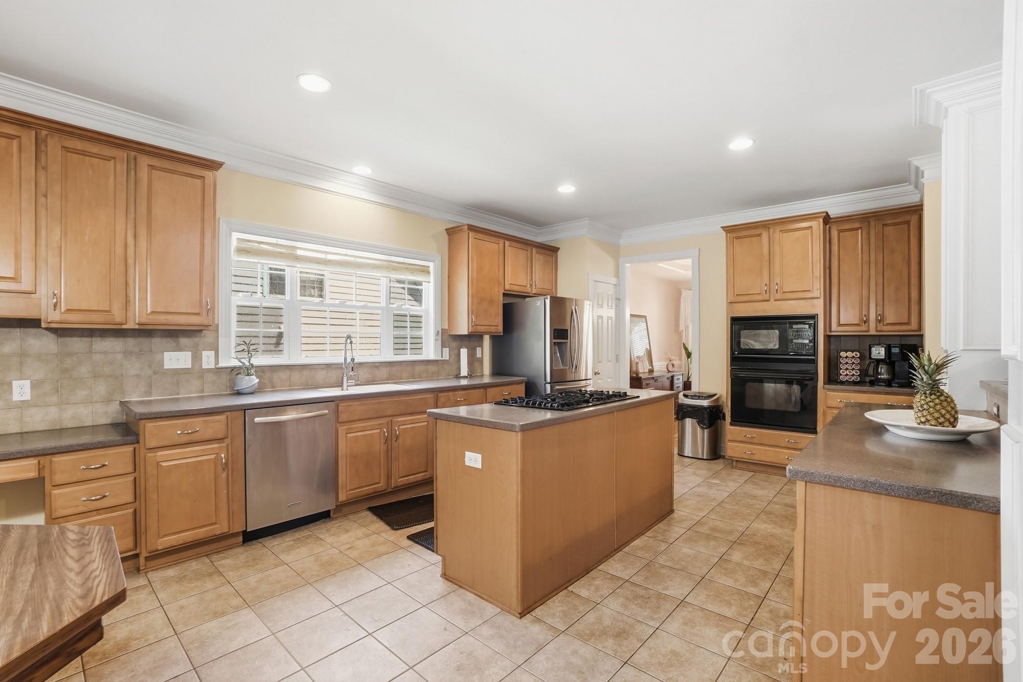 Single Family Residence at 8108 Morehouse Drive, Waxhaw, photo 12 of 36