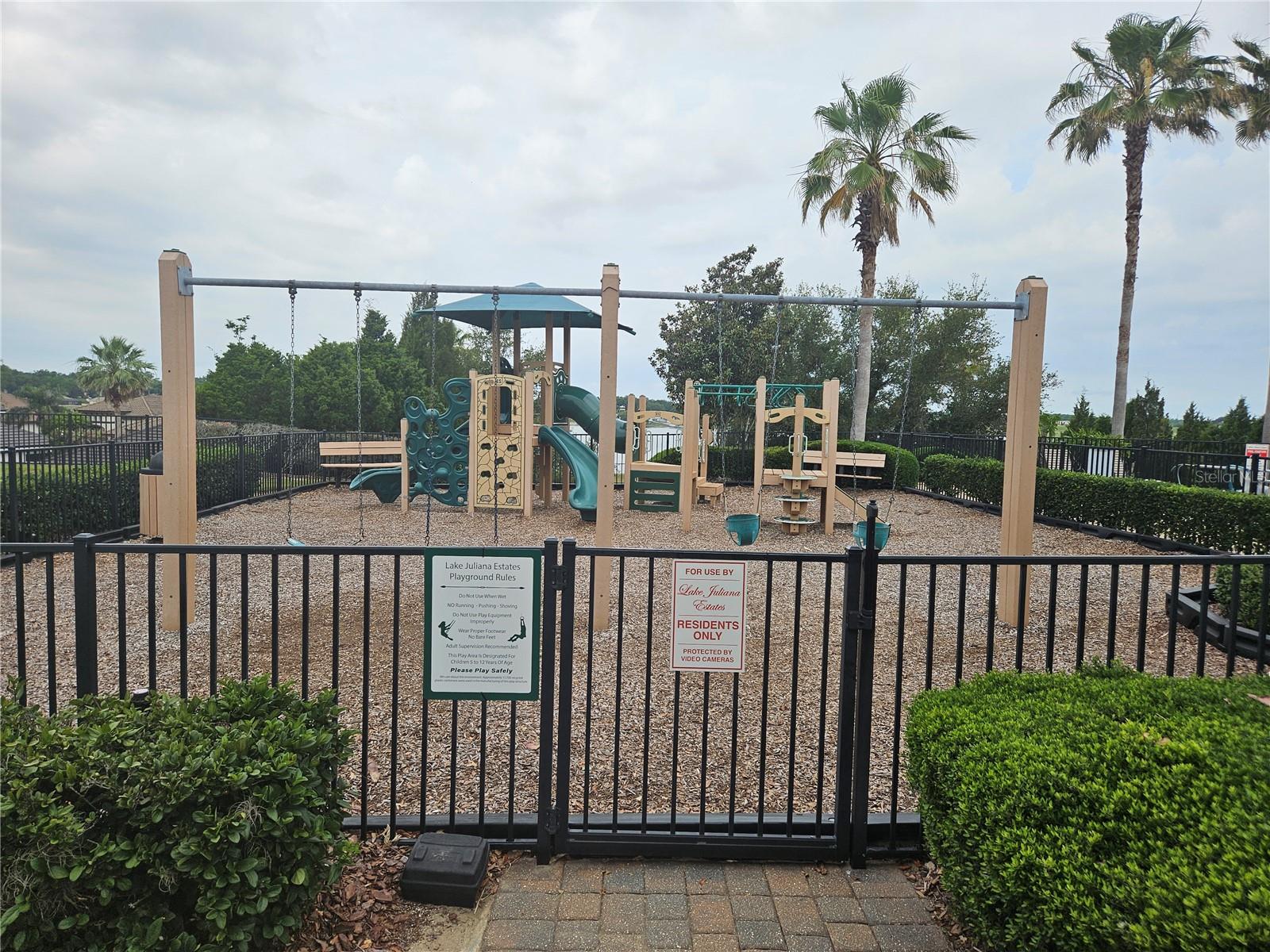 Kids playground - 4222 JULIANA LAKE DR, AUBURNDALE