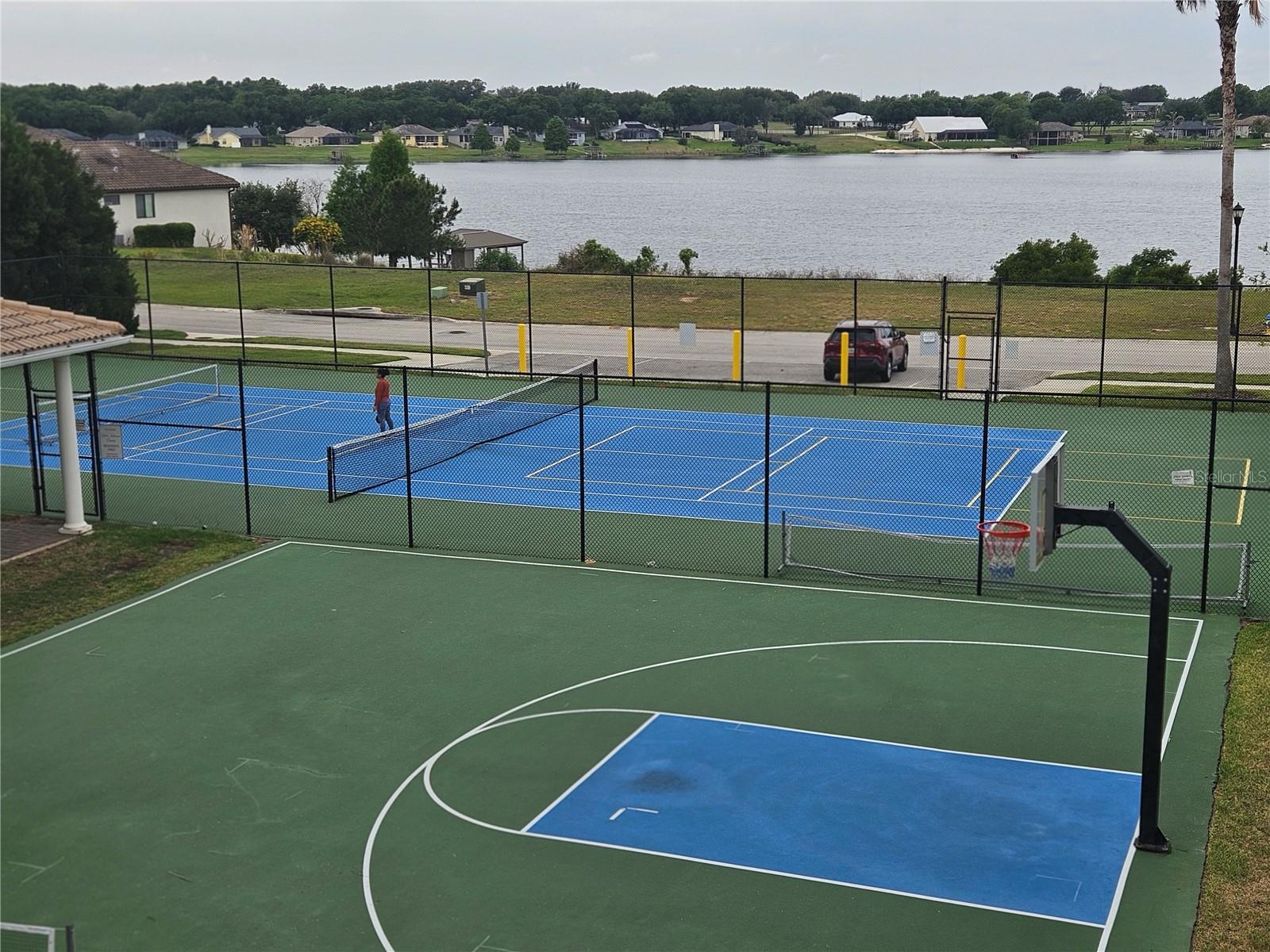 Tennis, pickle ball, basketball courts - 4222 JULIANA LAKE DR, AUBURNDALE