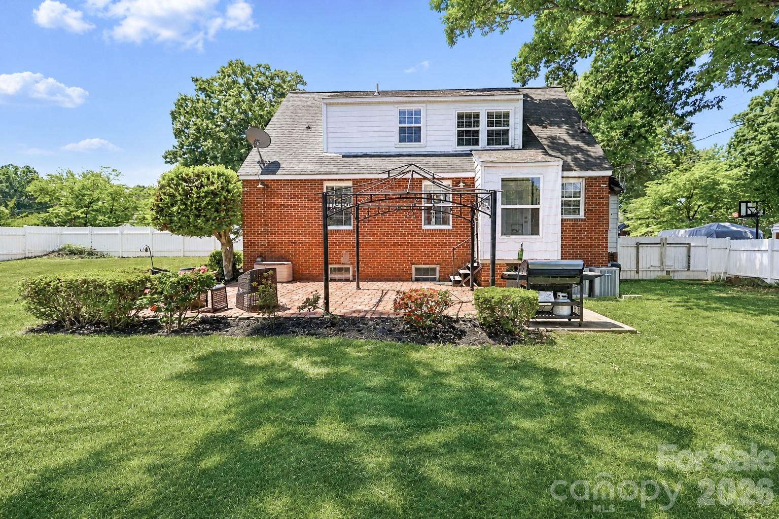 Single Family Residence at 820 Woodland Road, Statesville, photo 26 of 35