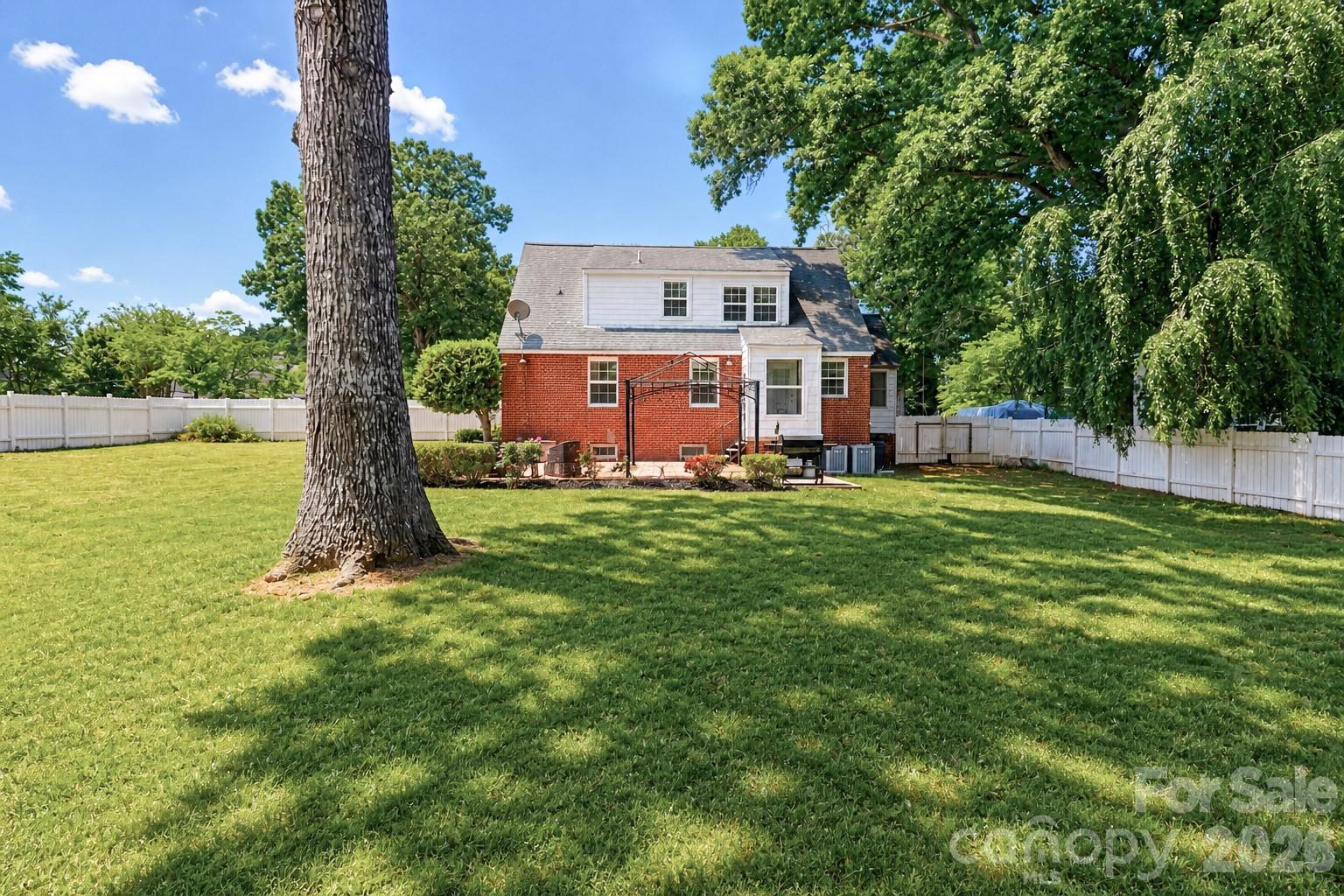 Single Family Residence at 820 Woodland Road, Statesville, photo 30 of 35