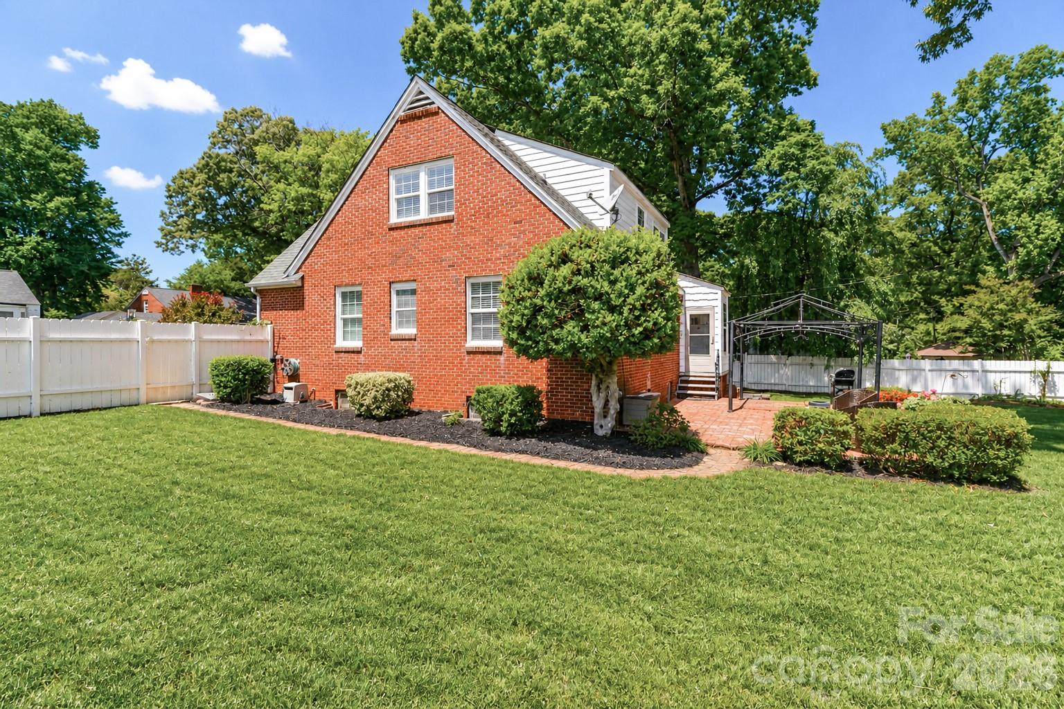 Single Family Residence at 820 Woodland Road, Statesville, photo 31 of 35