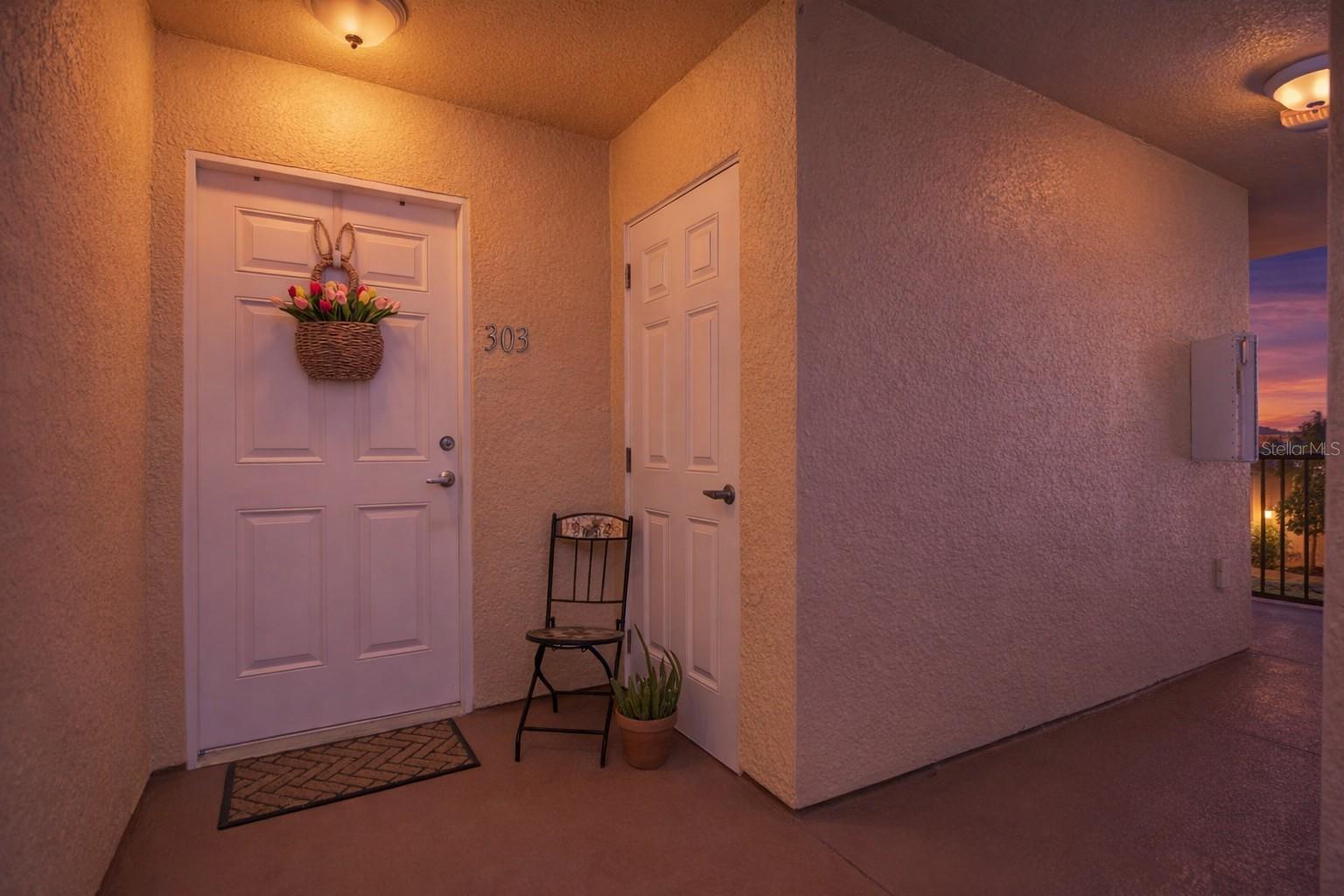 Charming entry - 6395 BANYAN BLVD #303, NEW PORT RICHEY