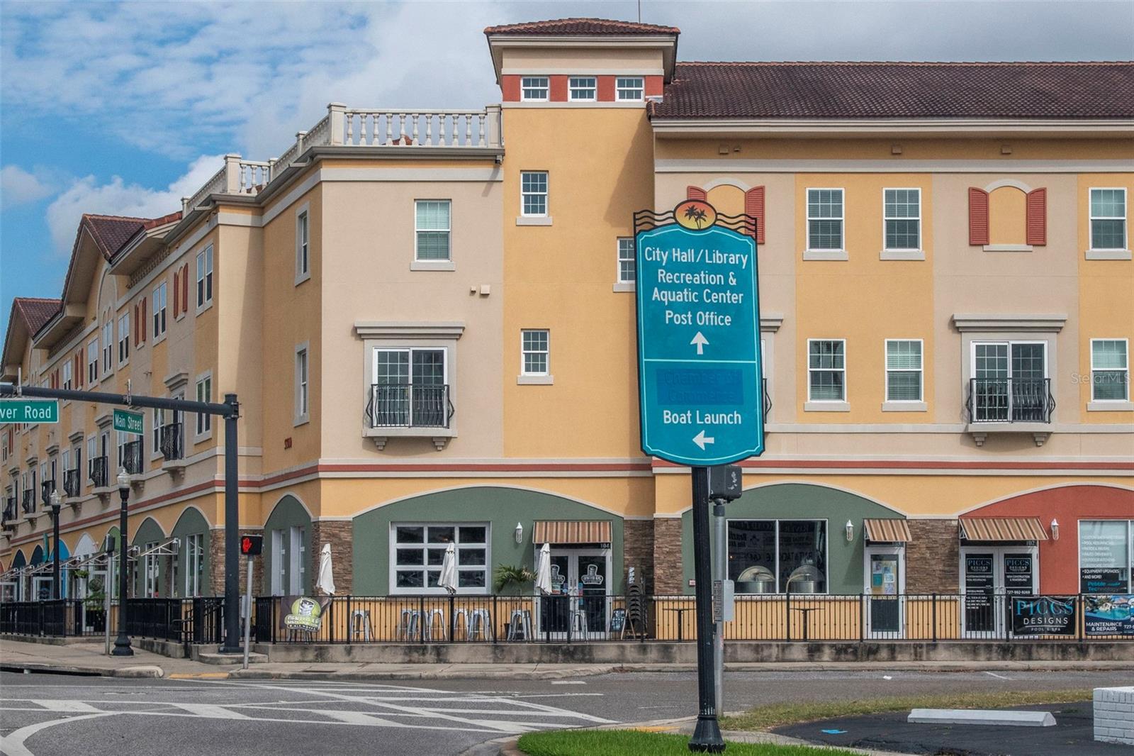 Shop and Resturanrs - 6395 BANYAN BLVD #303, NEW PORT RICHEY
