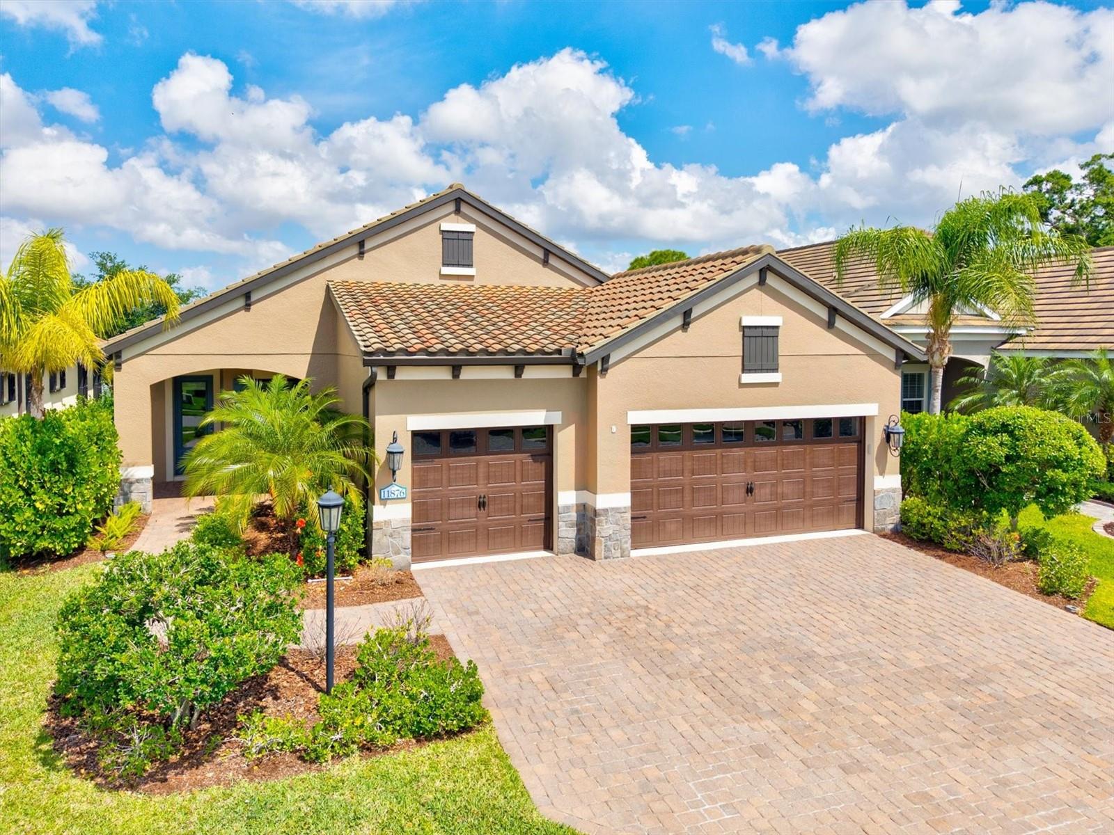 Single Family Residence at 11876 HUNTERS CREEK RD, VENICE, photo 2 of 139
