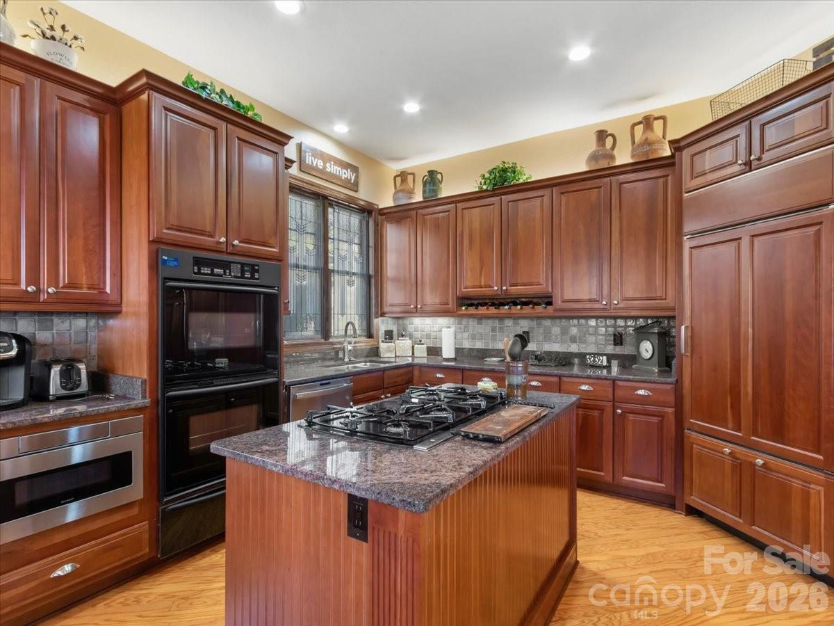Condominium at 600 Andrew Banks Road, Burnsville, photo 13 of 41