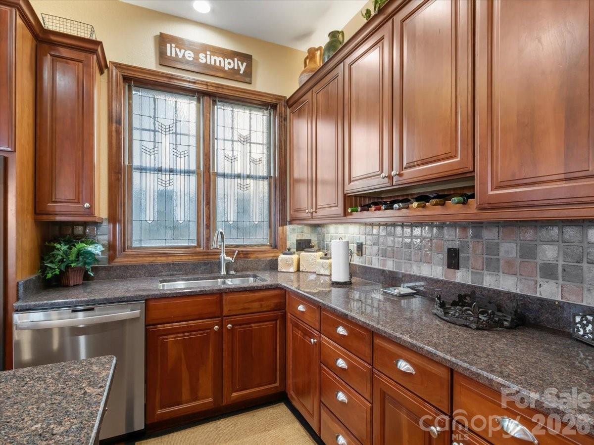 Condominium at 600 Andrew Banks Road, Burnsville, photo 16 of 41