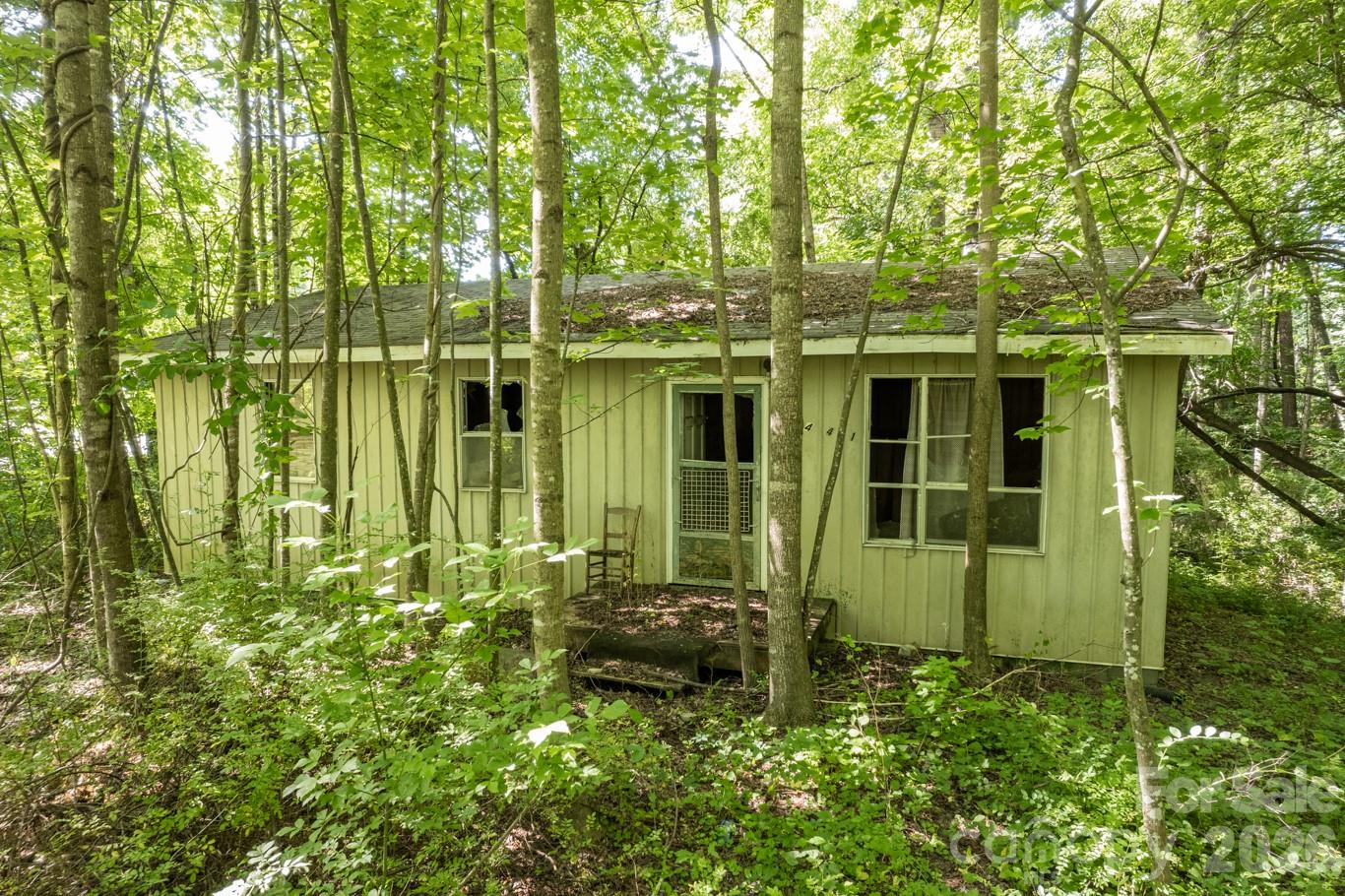 Home on property of no value - 17 Chicago Avenue, Black Mountain