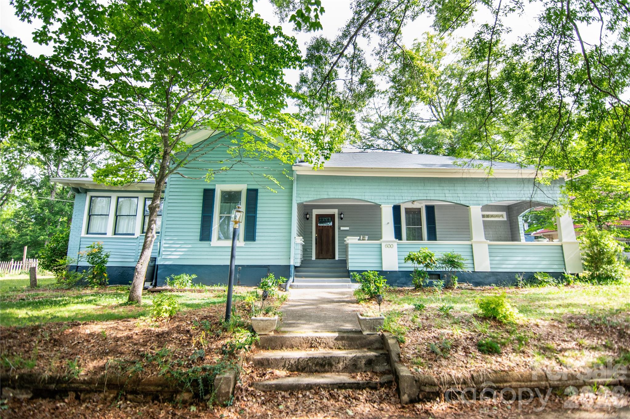 600 W Warren Street