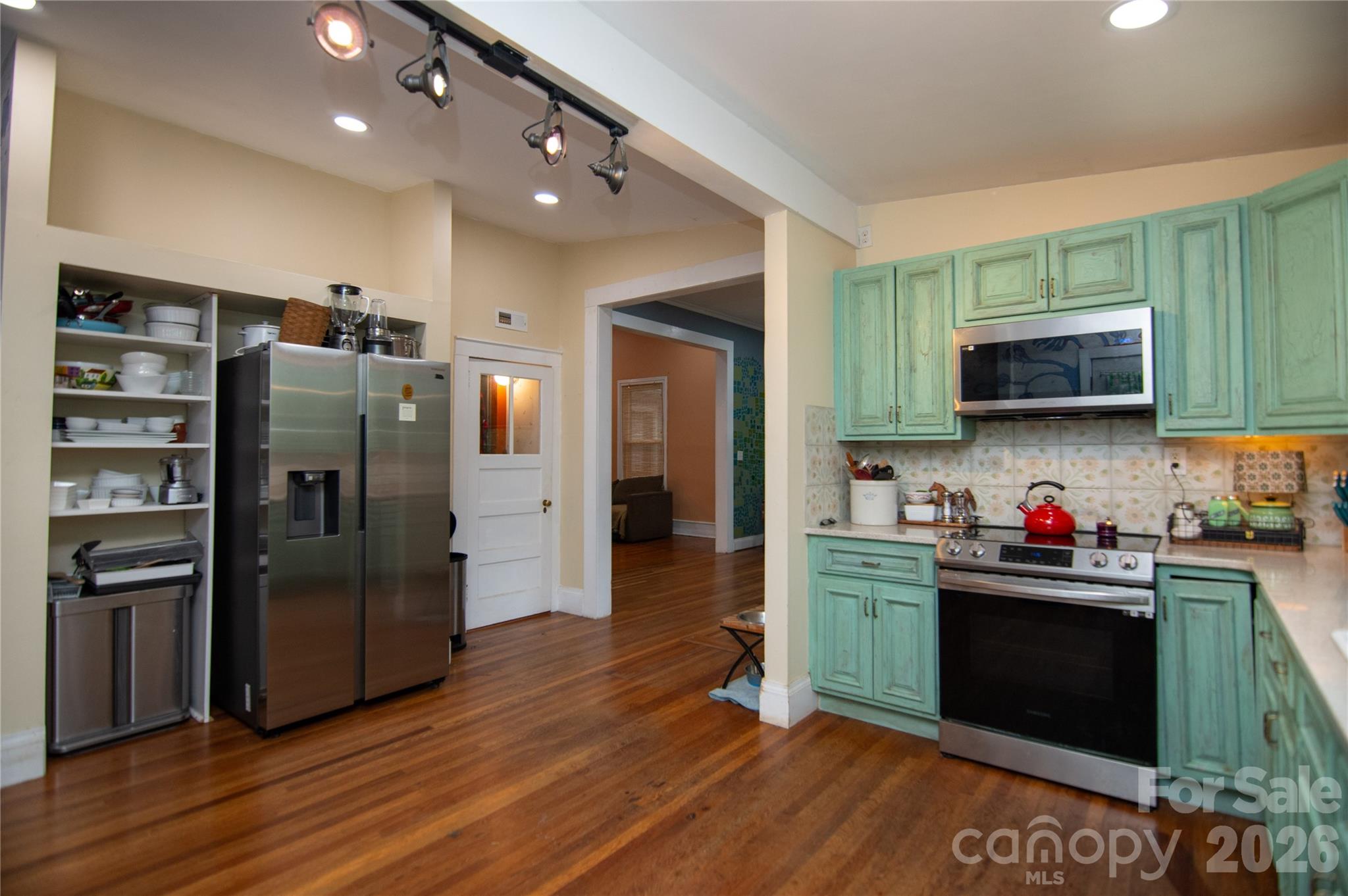 Single Family Residence at 600 W Warren Street, Shelby, photo 9 of 16