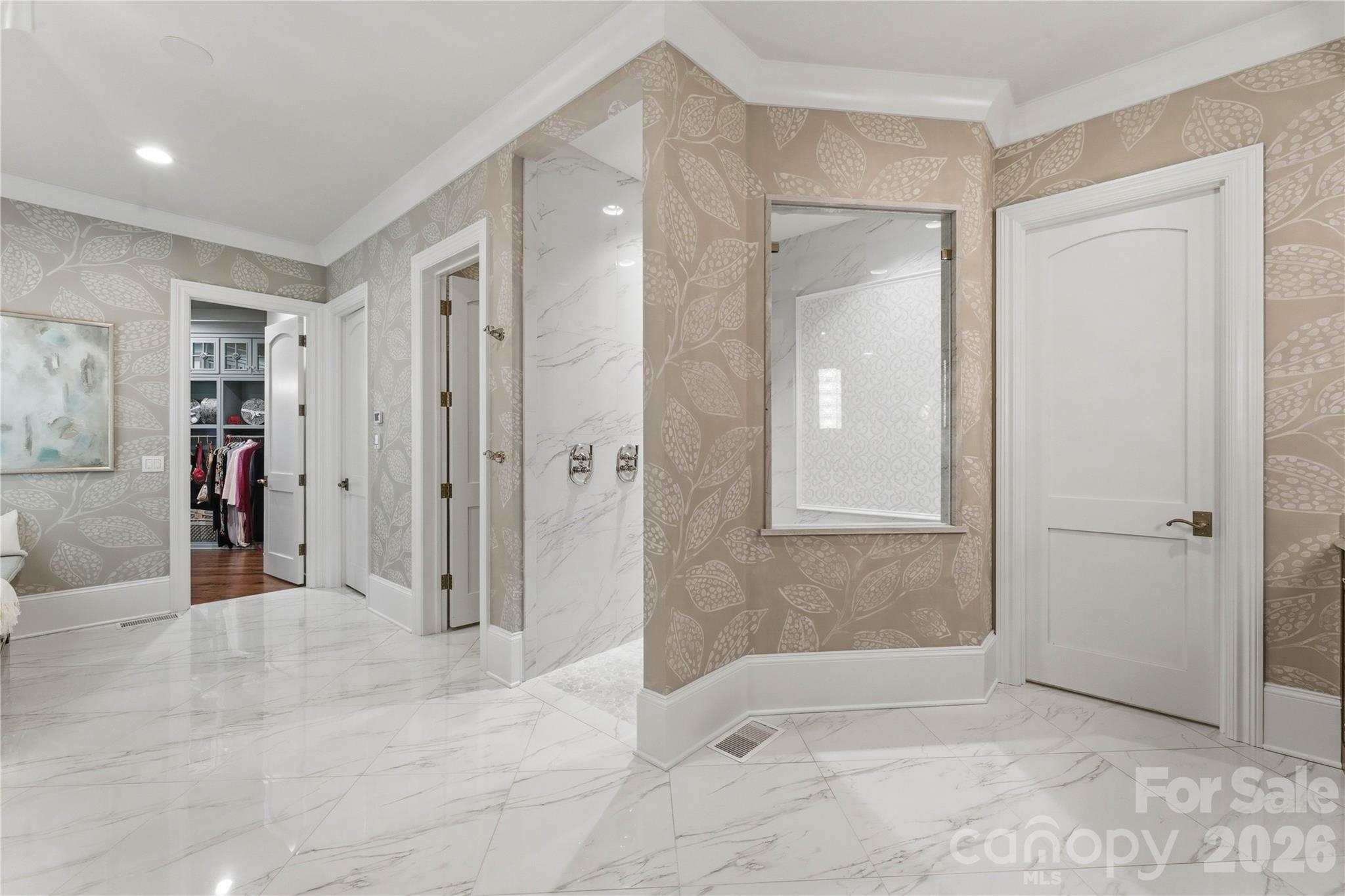 Grand Primary Bath Retreat - 171 White Horse Drive, Mooresville
