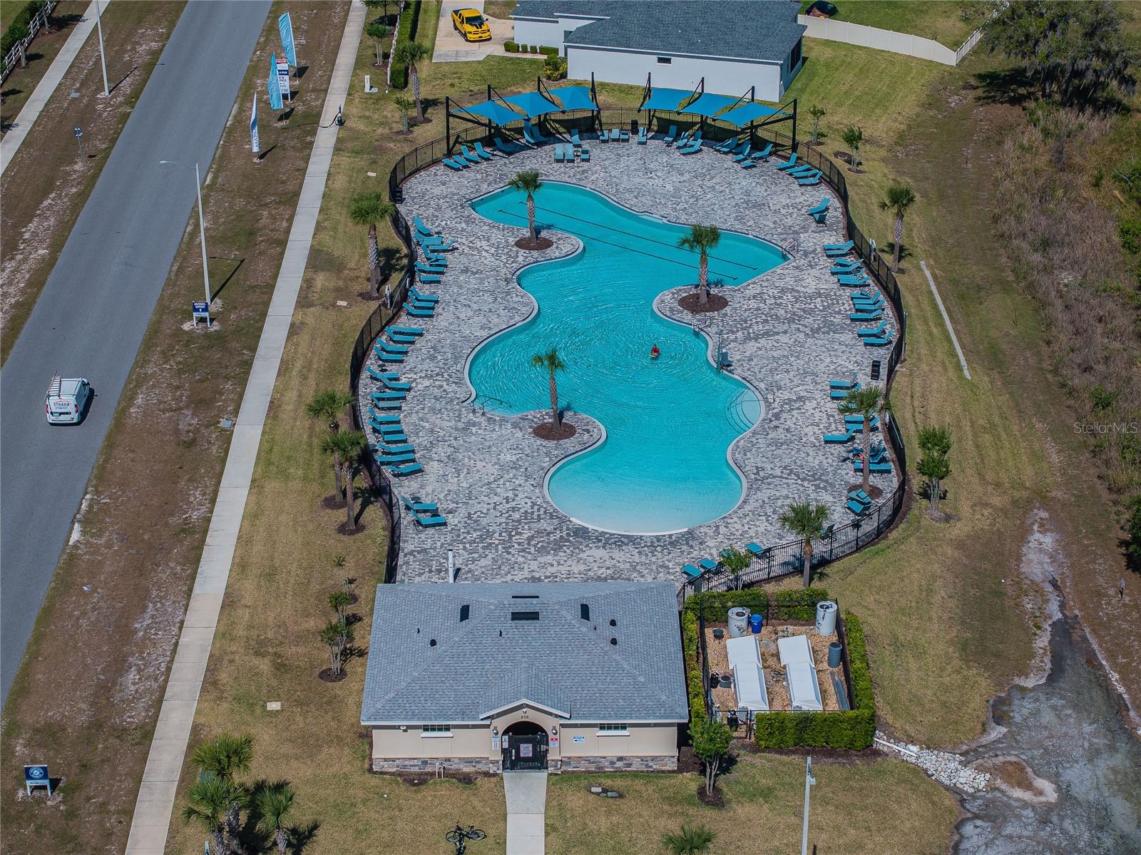 Community pool - 3307 COSTELLO CIR, WINTER HAVEN