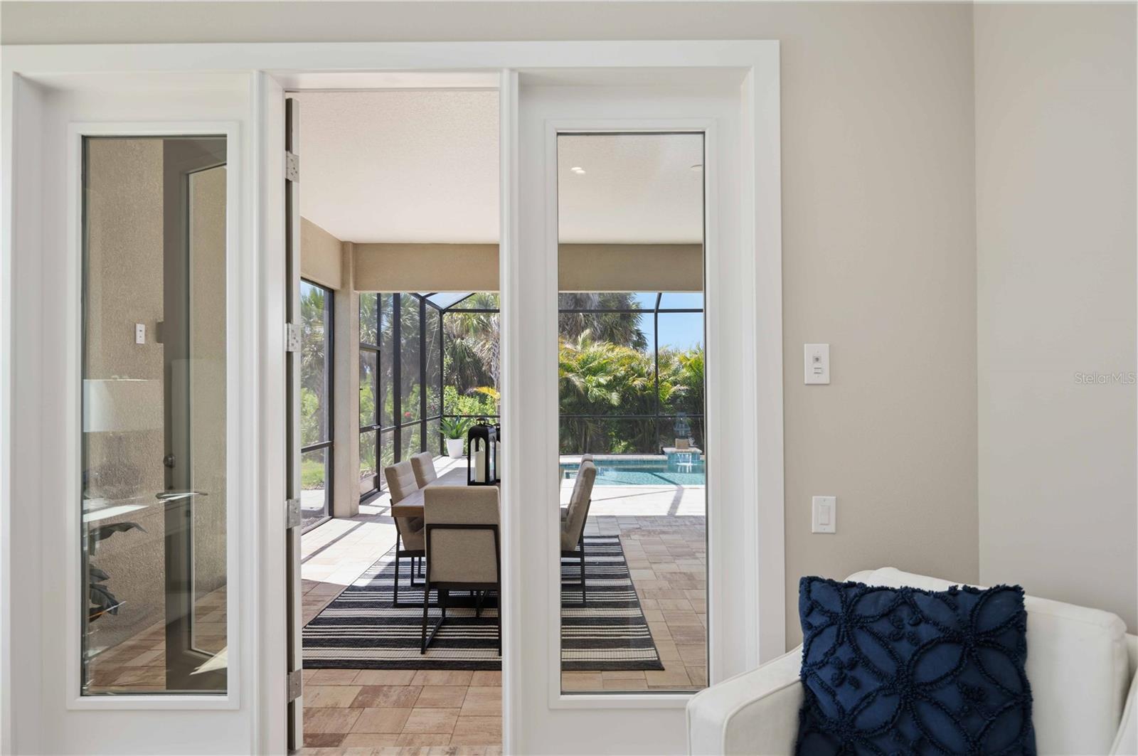 Single Family Residence at 18185 HOME RUN DR, VENICE, photo 15 of 30