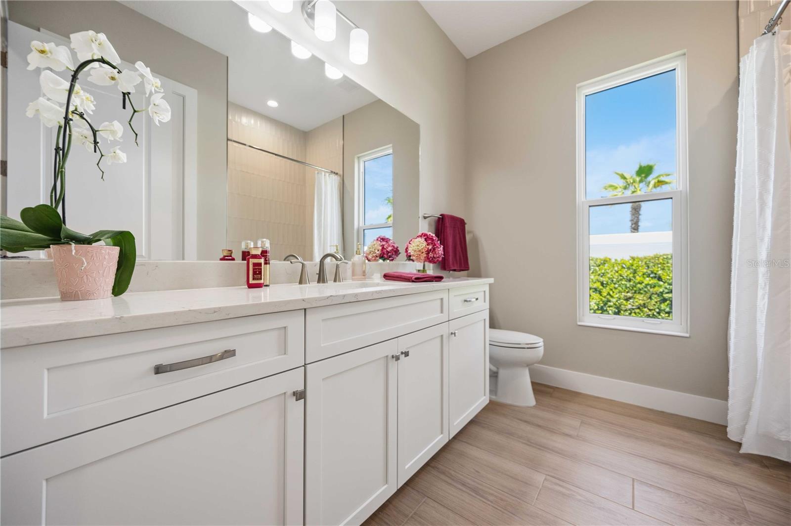 Single Family Residence at 18185 HOME RUN DR, VENICE, photo 18 of 30