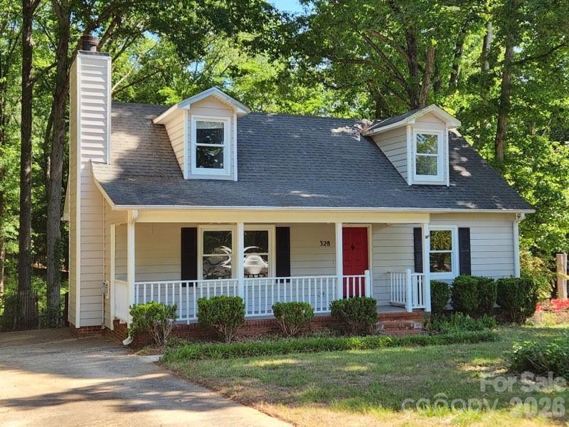 Single Family Residence at 328 Swamp Fox Drive, Fort Mill, photo 2 of 24