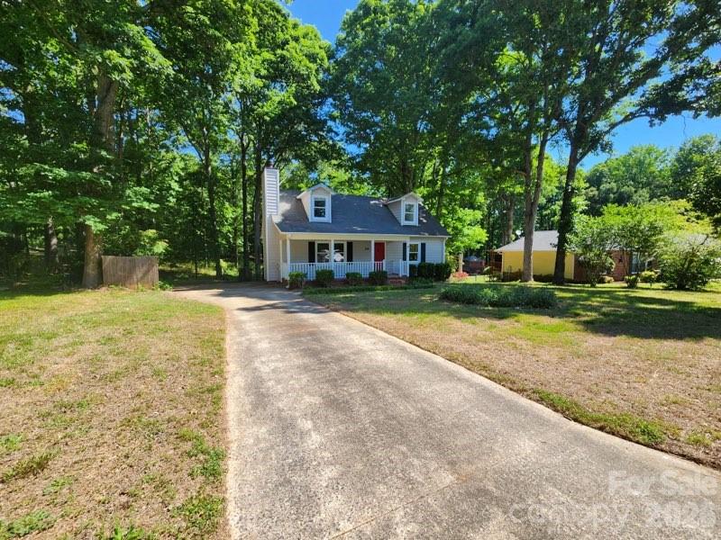 Single Family Residence at 328 Swamp Fox Drive, Fort Mill, photo 5 of 24