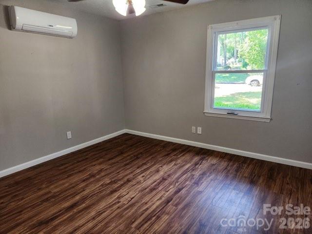 Single Family Residence at 328 Swamp Fox Drive, Fort Mill, photo 9 of 24