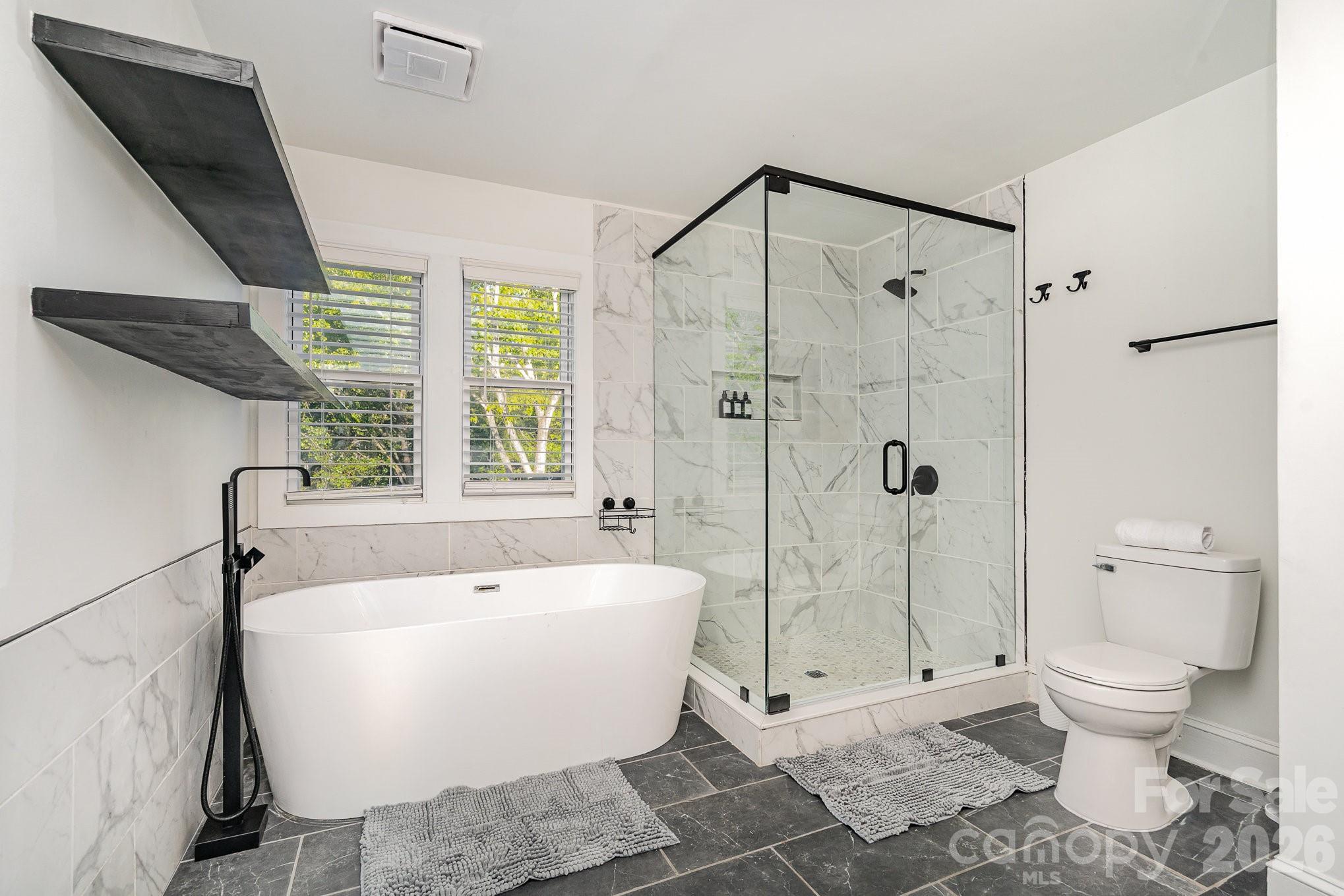 Single Family Residence at 8823 Dartmoor Place, Mint Hill, photo 4 of 34