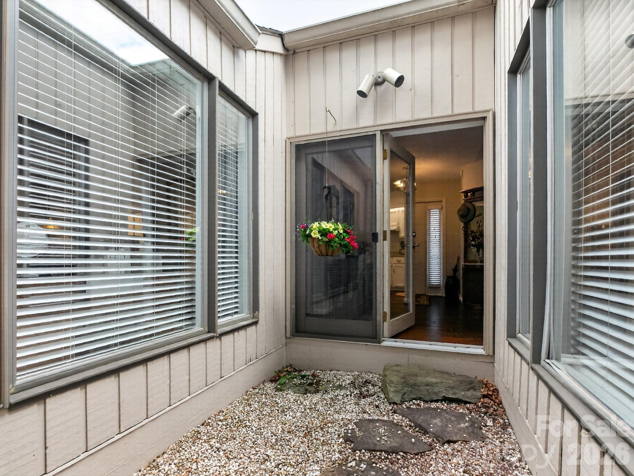 Townhouse at 136 Deerlake Drive, Asheville, photo 9 of 47